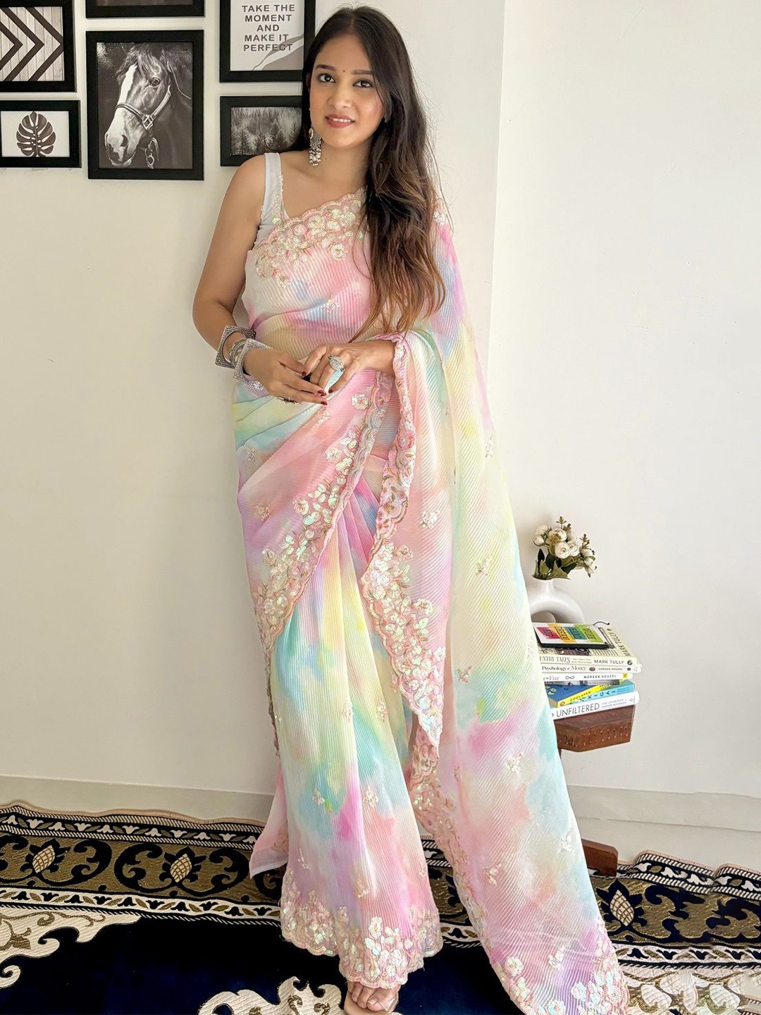 

SGF11 Embellished Zari Pure Georgette Fusion Saree, White