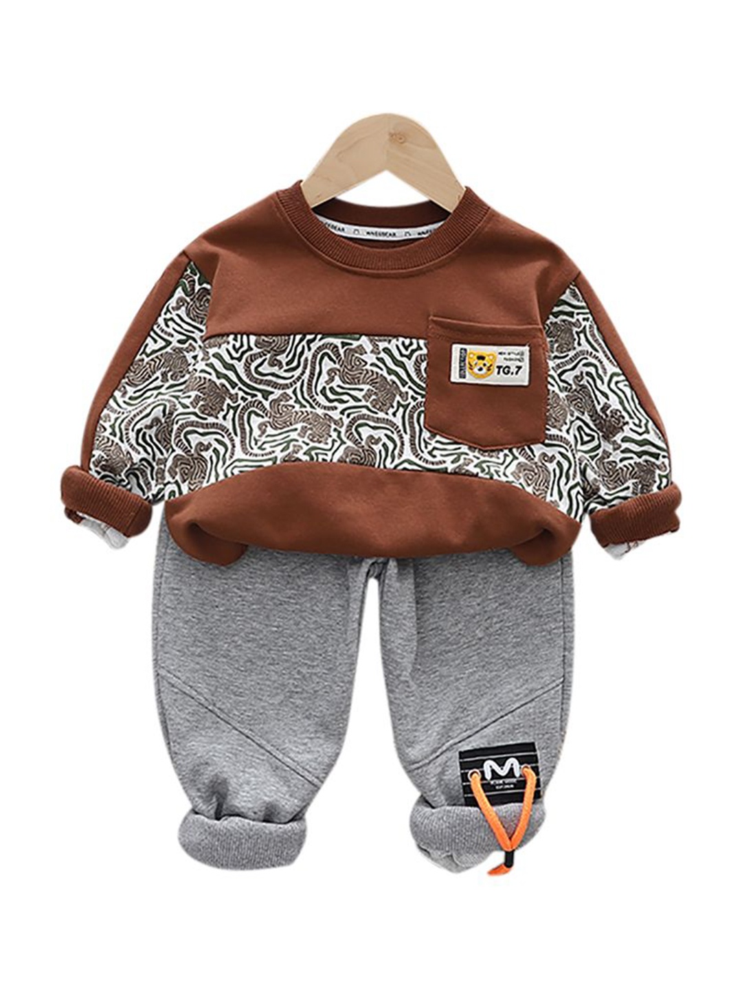 

StyleCast x Revolte Boys Printed Pure Cotton T-shirt With Capris, Brown