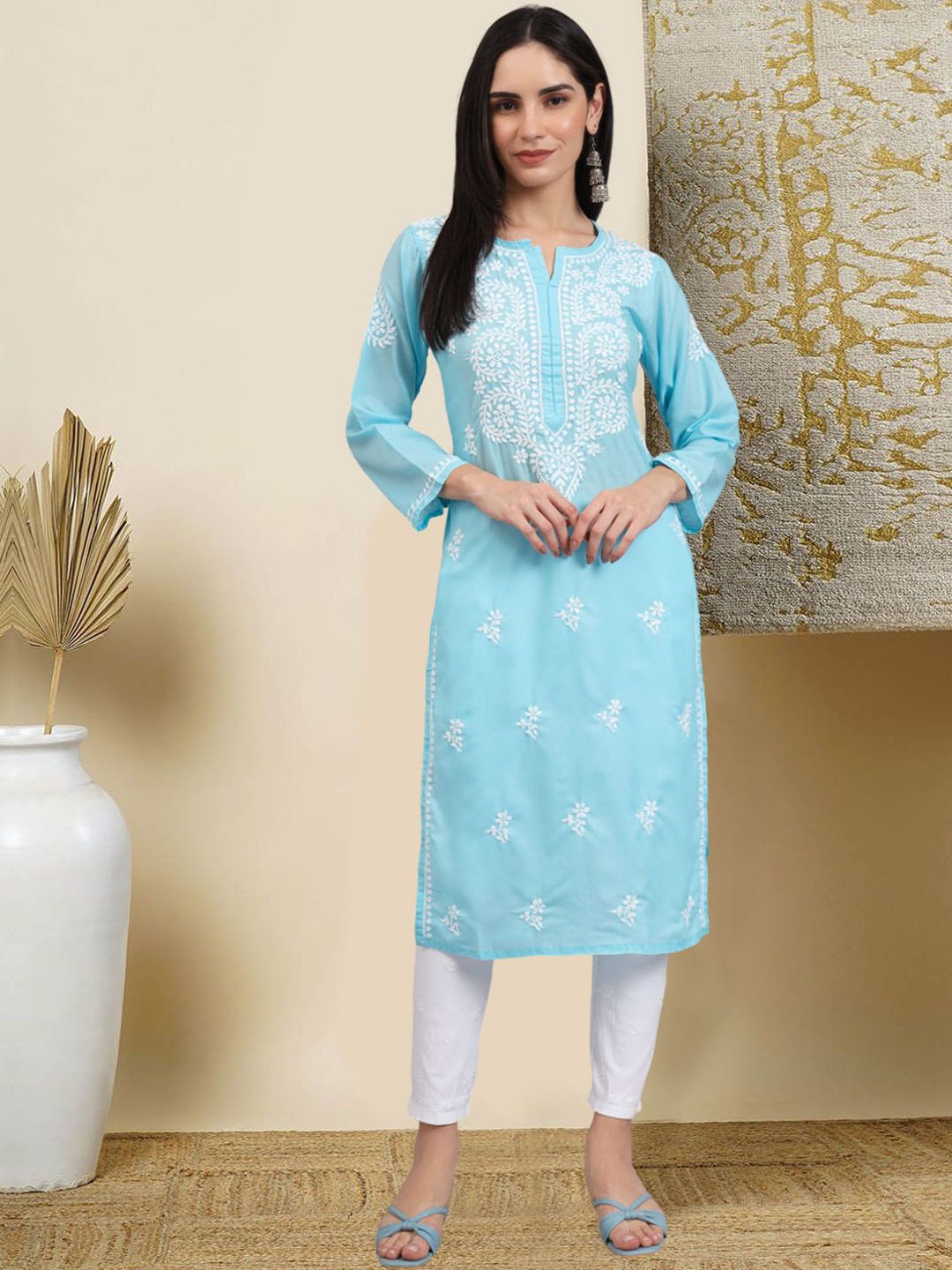 

PARAMOUNT CHIKAN Women Embroidered Lucknowi Chikankari Cotton Kurta, Blue