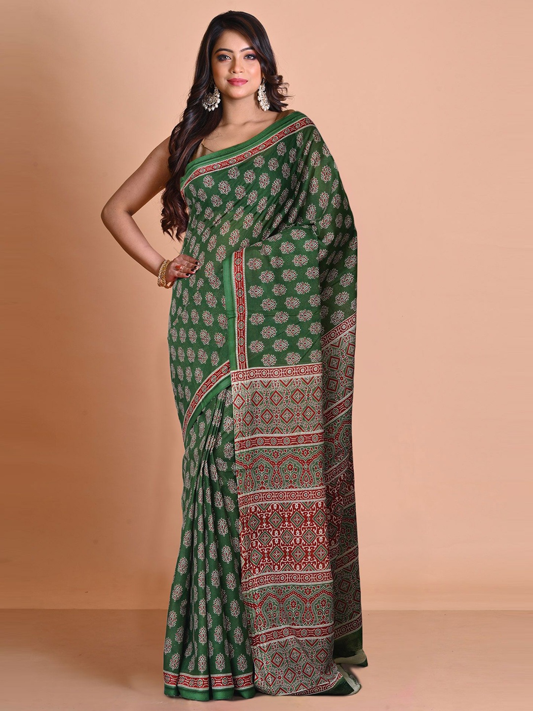 

Unnati Silks Floral Silk Cotton Handloom Block Print Saree, Green