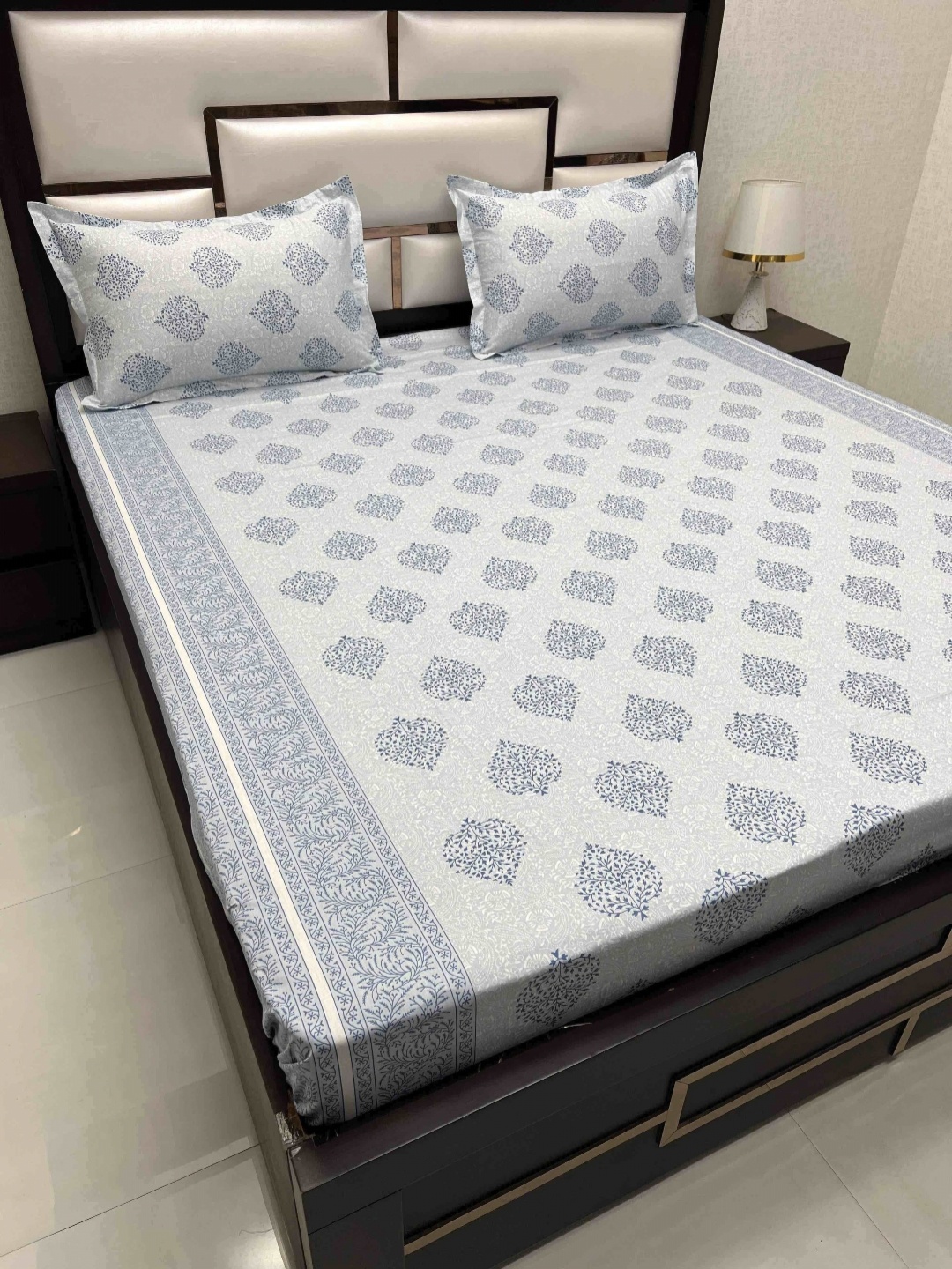

Pure Decor Royal Passion Blue Ethnic Motifs 380 TC Queen Bedsheet with 2 Pillow Covers