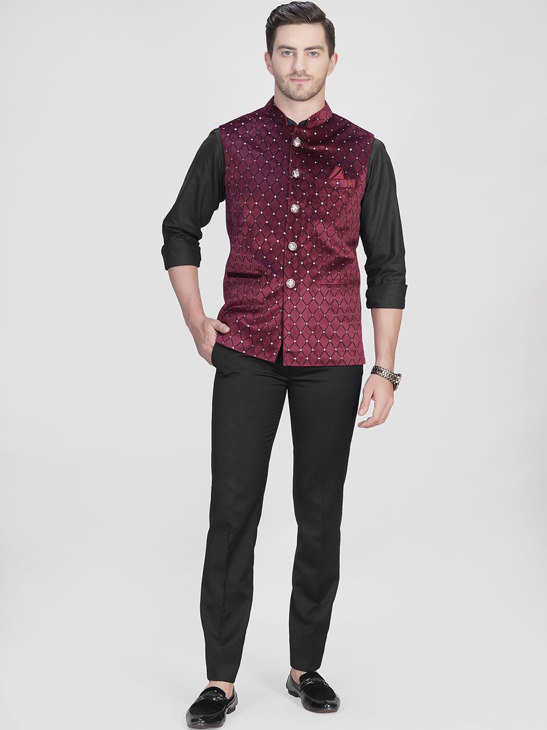 

LA'SCOOT Checked Embroidered Mandarin Collar Nehru Jacket, Maroon