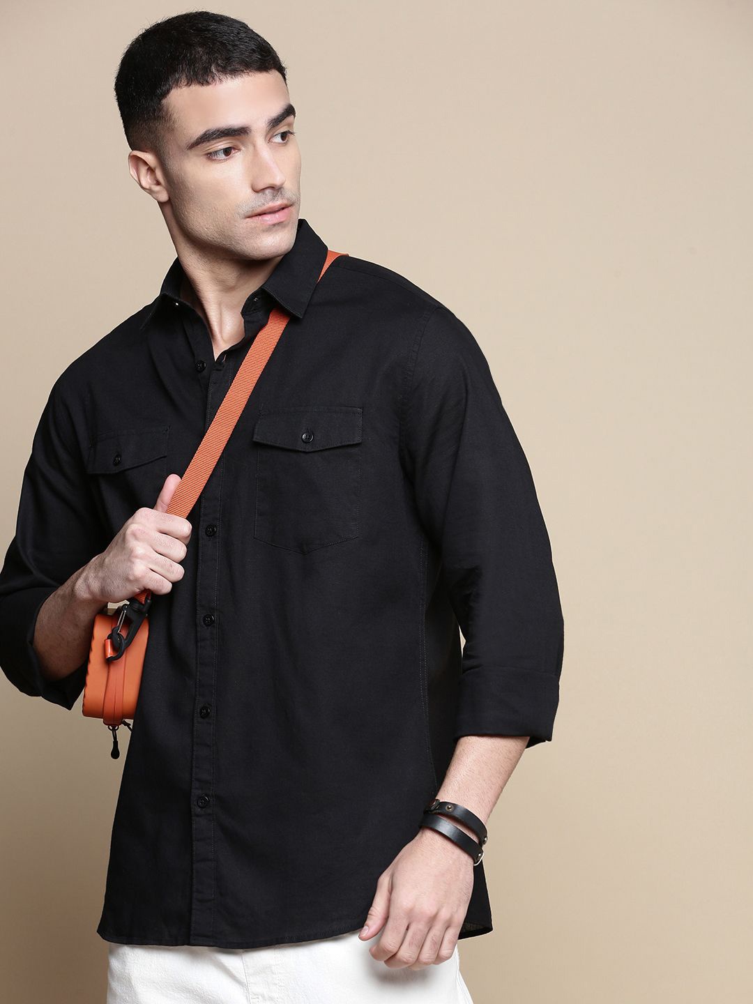 

INVICTUS Men Sport Spread Collar Solid Cotton Slim Fit Casual Shirt, Black