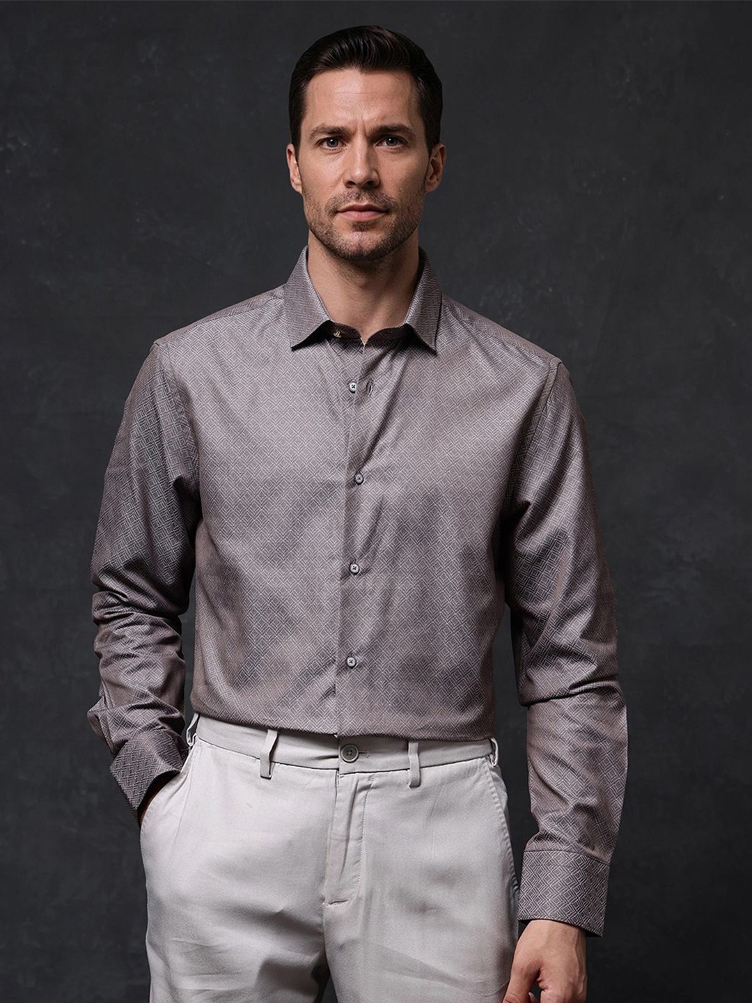 

RARE RABBIT Men Comfort Spread Collar Solid Cotton Party Shirt, Grey