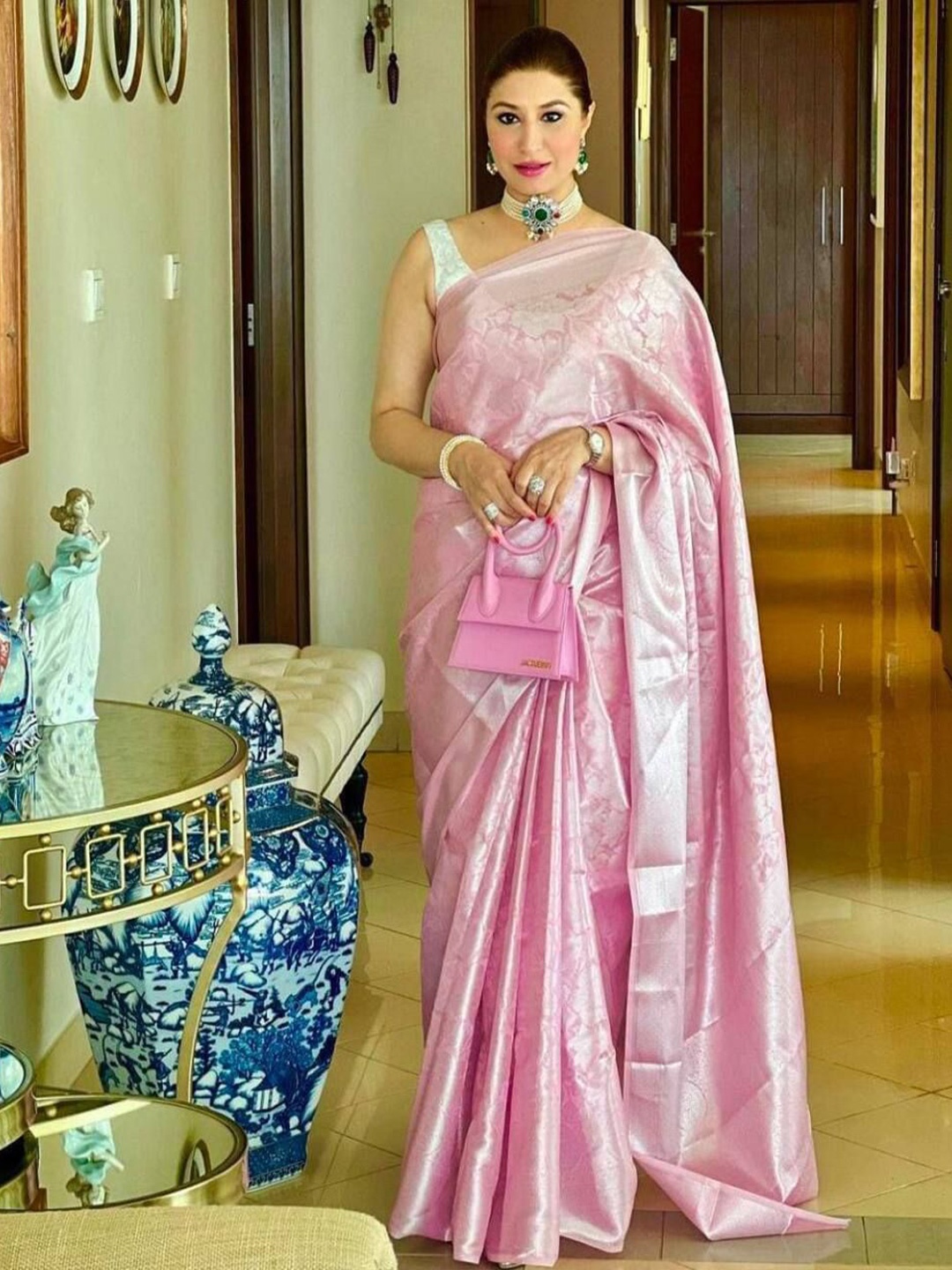

Sanwariya Silk Woven Design Zari Art Silk Banarasi Saree, Pink