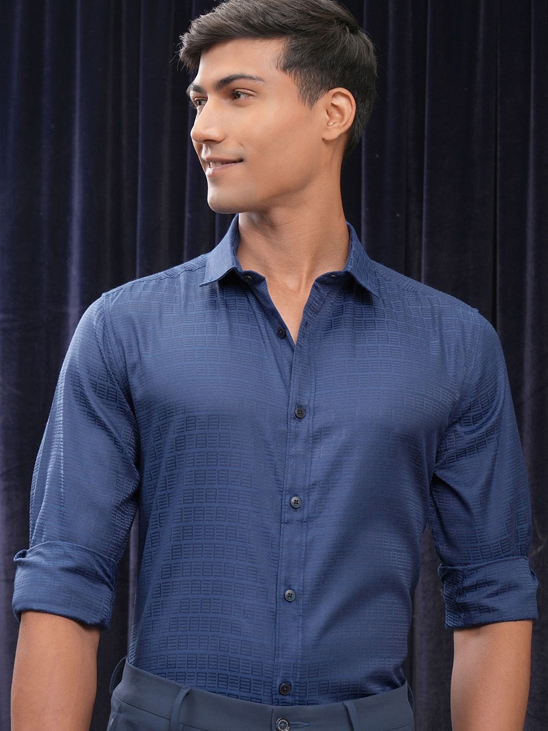 

LOCOMOTIVE Premium Men Jacquard Textured Occasion Shirt, Blue