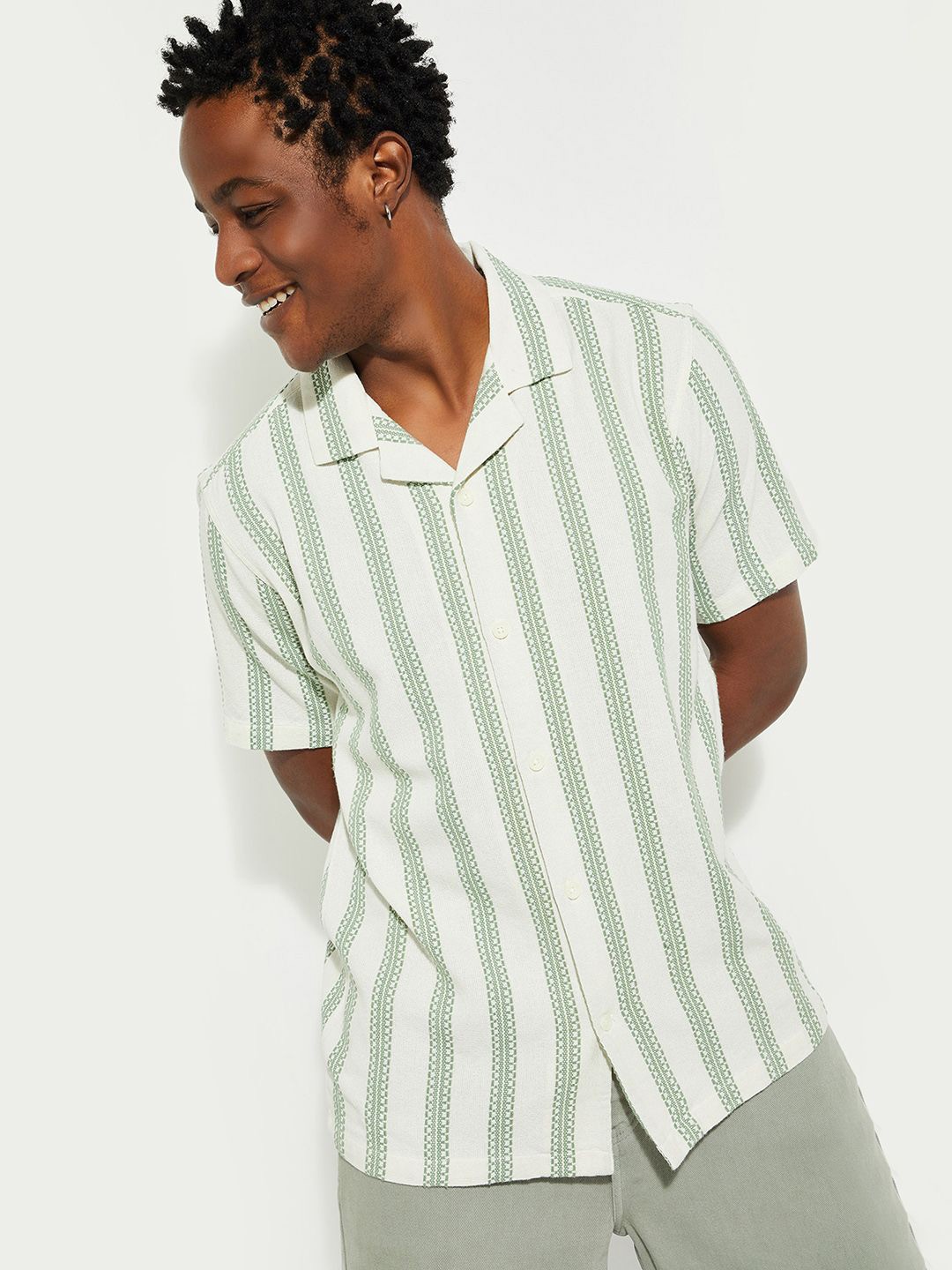 

max URB_N Men Regular Fit Striped Resort Shirt, Green