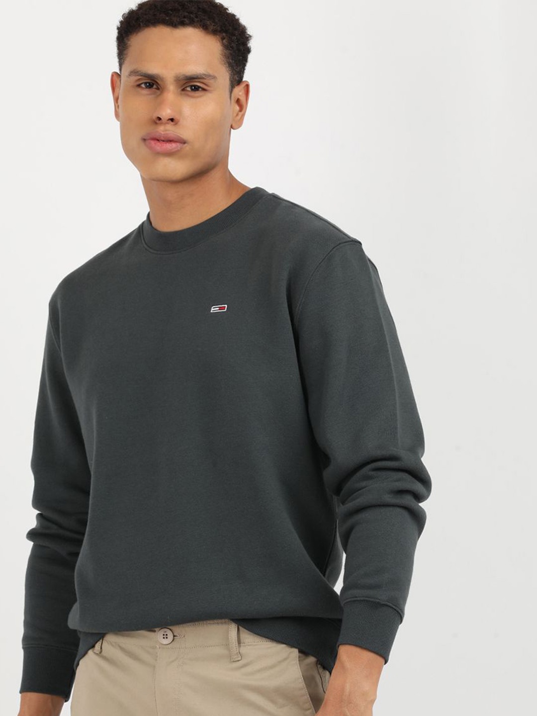 

Tommy Hilfiger Men Solid Round Neck Sweatshirt, Grey