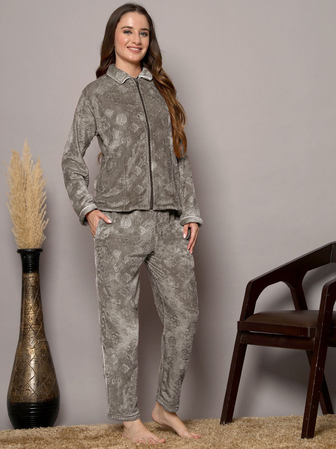 

FABINALIV Geometric Embossed Zip Closure Winter Night Suit, Grey