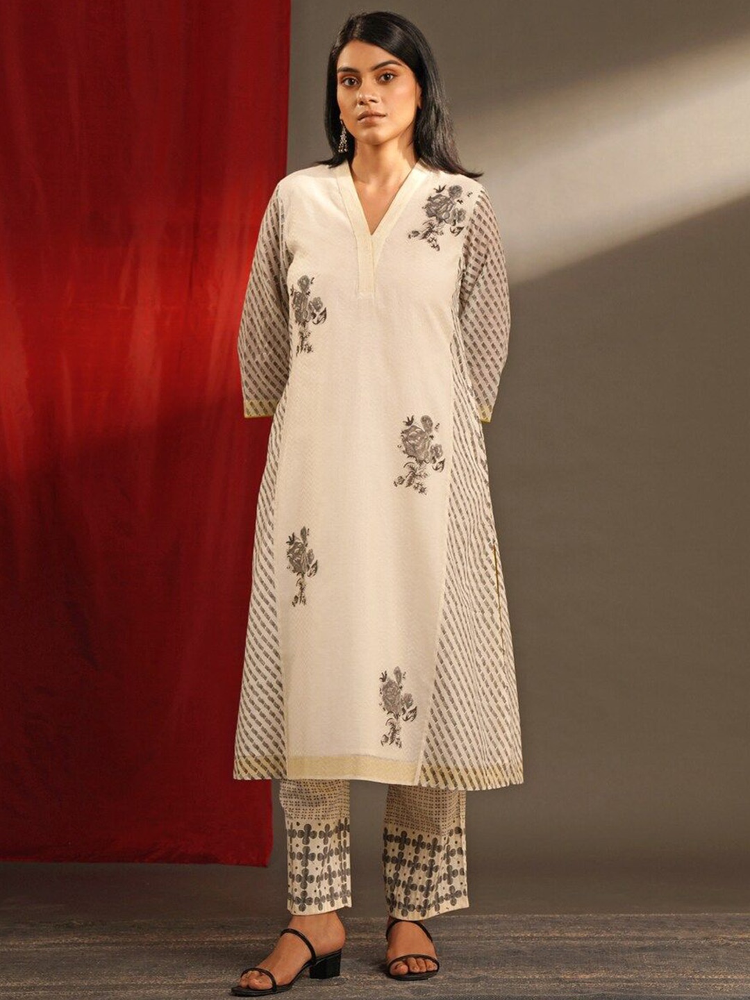 

JAYPORE Floral Printed Cotton Silk A-Line Kurta, White