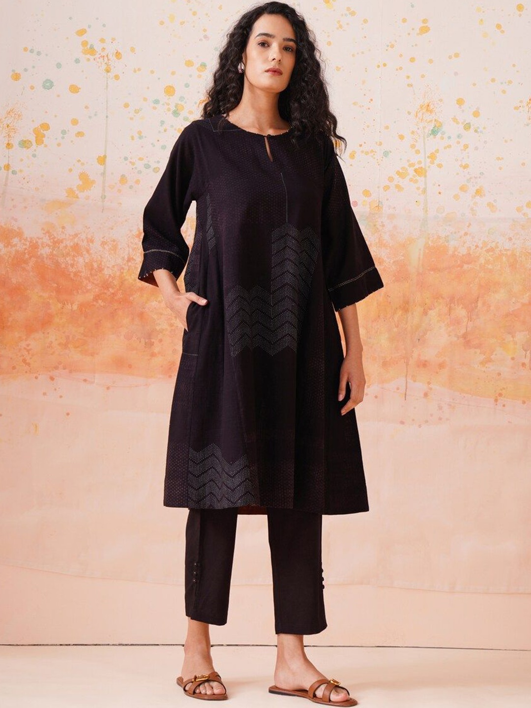 

JAYPORE Abstract Printed Keyhole Neck Pure Cotton A-Line Kurta, Black