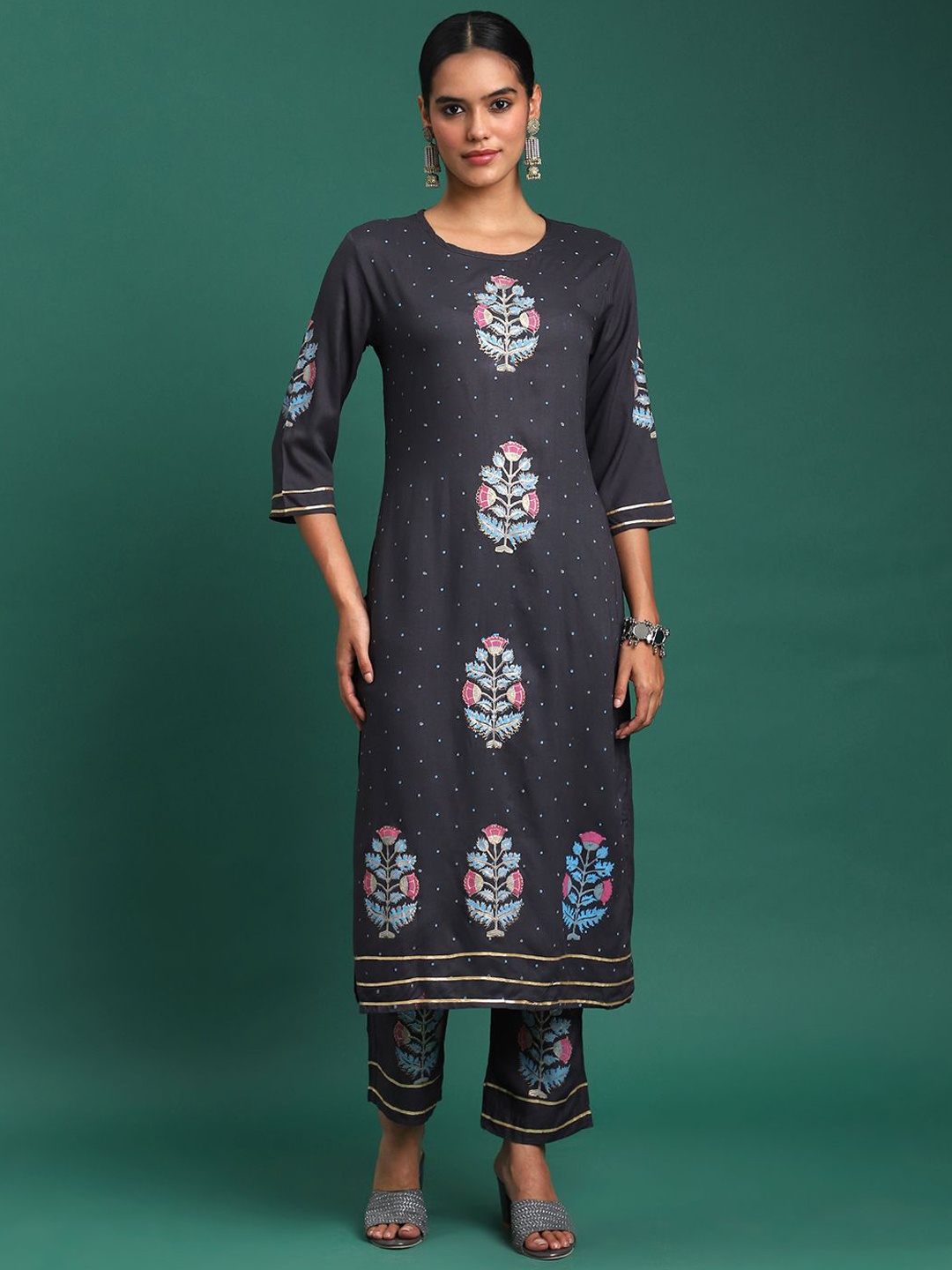 

Sangria Grey Floral Printed Round Neck Straight Kurta With Trousers