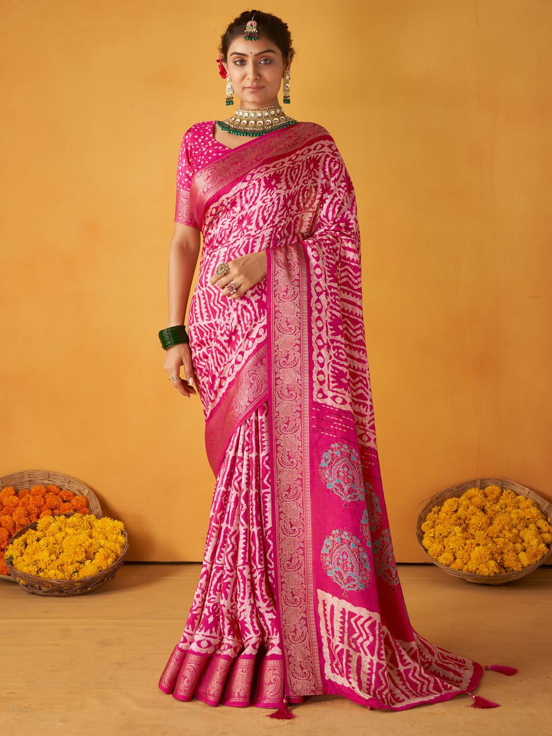 

Saree mall Ethnic Motifs Zari Silk Blend Sungudi Sarees, Pink