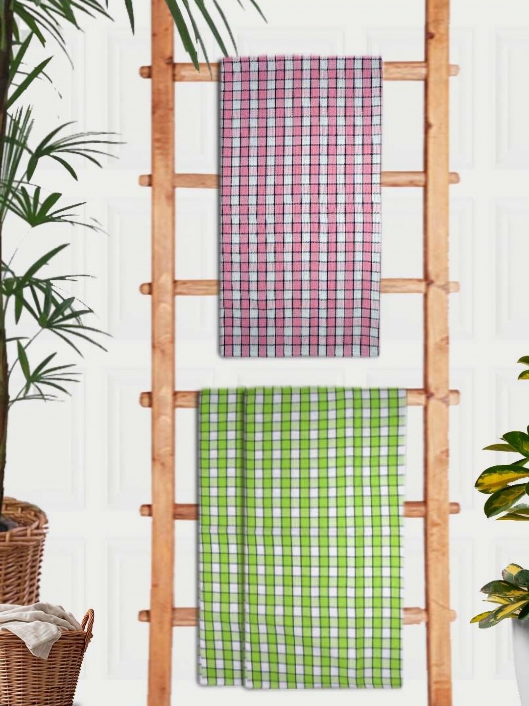 

Aura Green & Pink 3 Pieces Printed Cotton 210 GSM Bath Towels