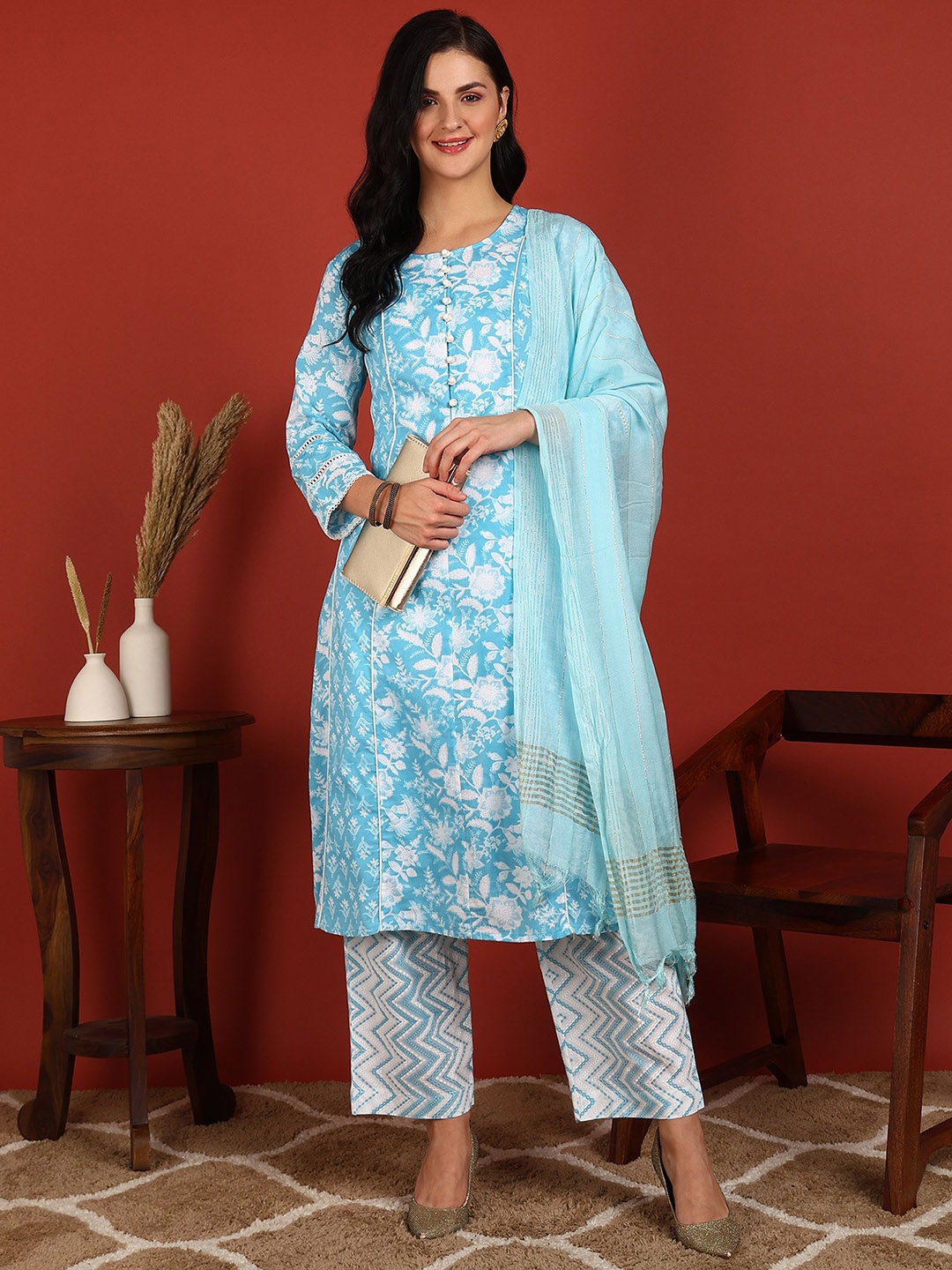 

FUBAR Floral Printed Straight Kurta With Pyjamas & Dupatta, Blue
