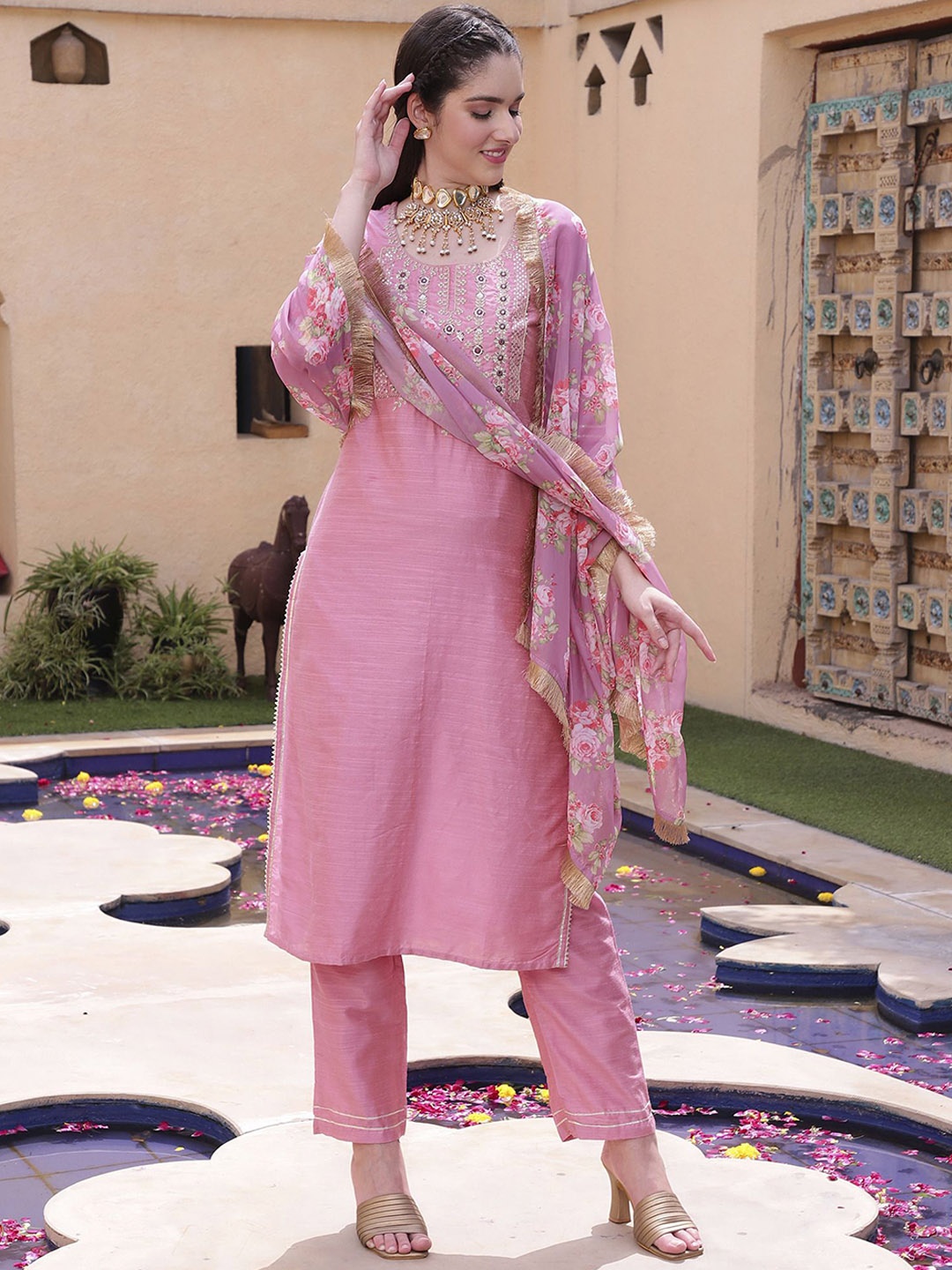 

BANDIA Ethnic Motifs Yoke Design Sequinned Straight Kurta With Trouser & Dupatta, Pink