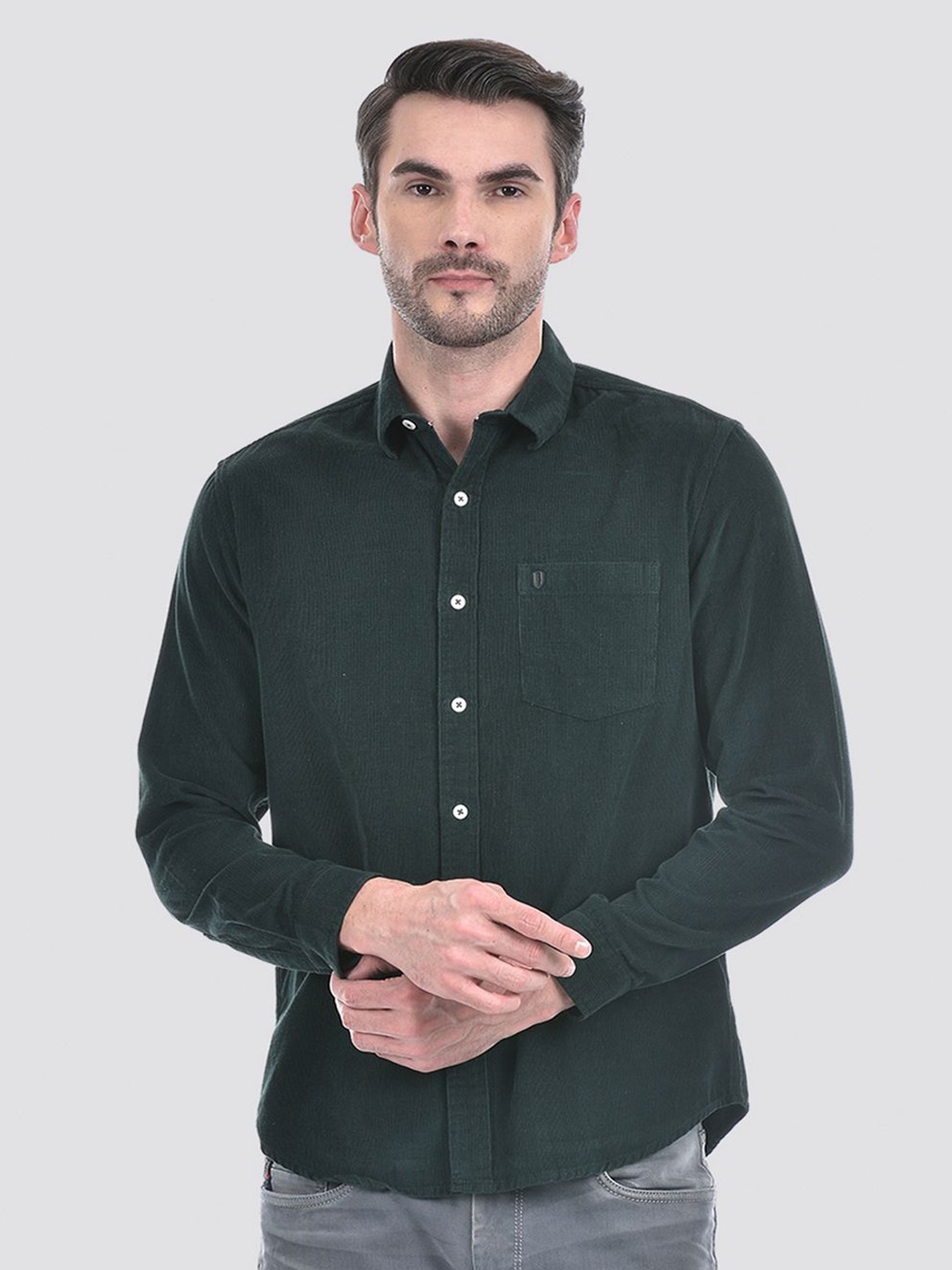 

Numero Uno Men Spread Collar Solid Cotton Slim Fit Casual Shirt, Green