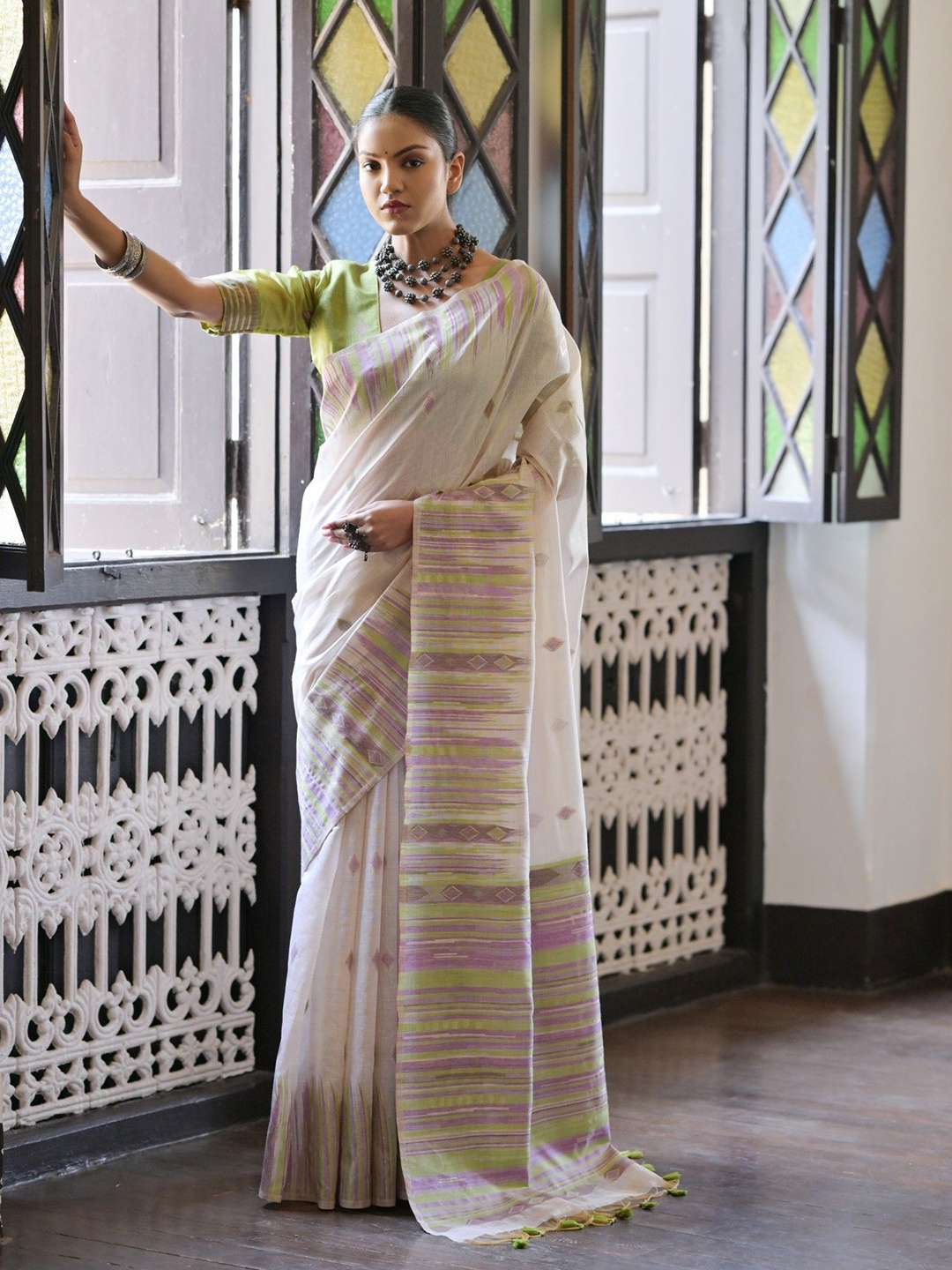 

GAJARAI Mukaish Ikat Saree, Cream