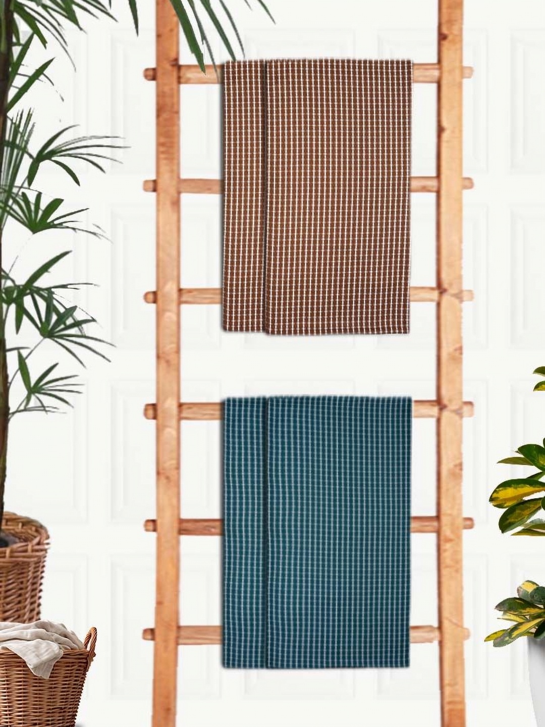 

Aura Brown & Green 4 Pieces Printed Cotton 210 GSM Bath Towels