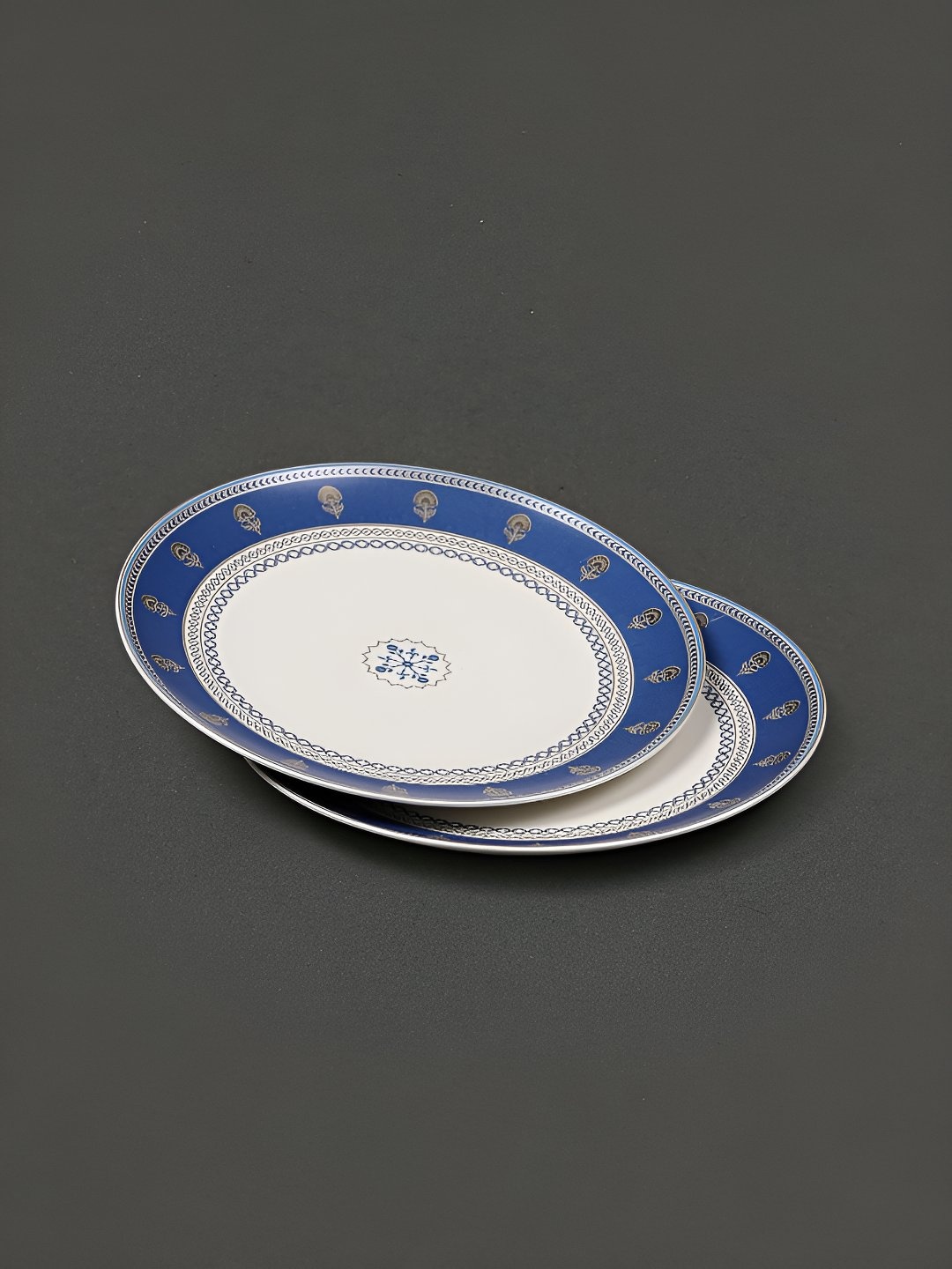 

Ritu Kumar Blue & White 2 Pieces Floral Printed Dinner Plates