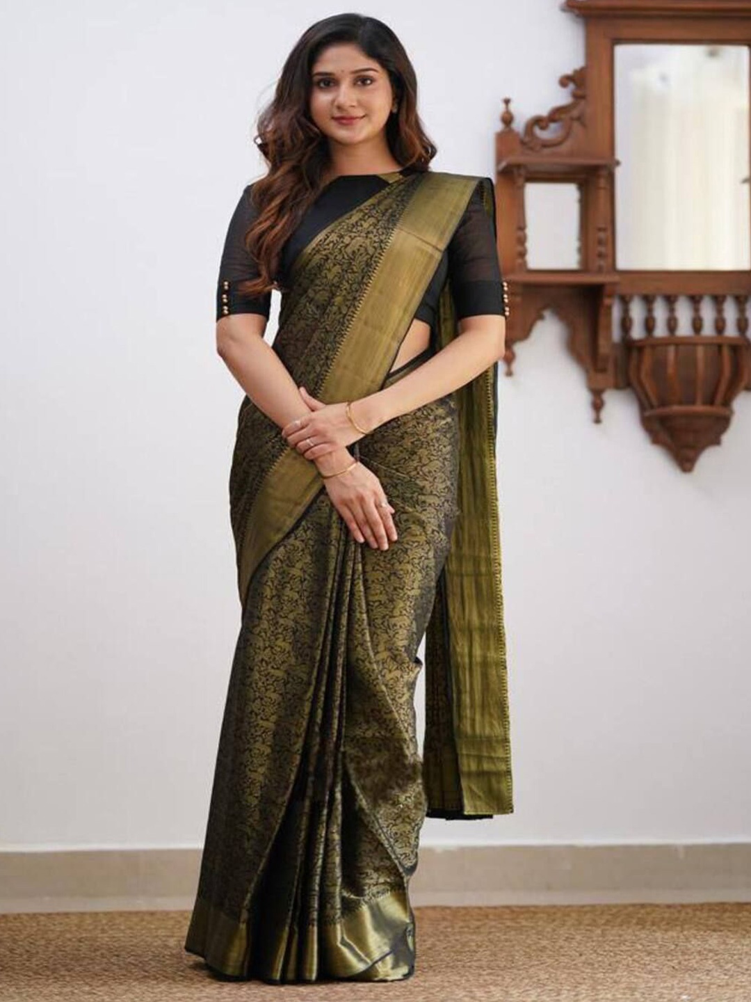 

Sanwariya Silk Woven Design Zari Banarasi Saree, Black