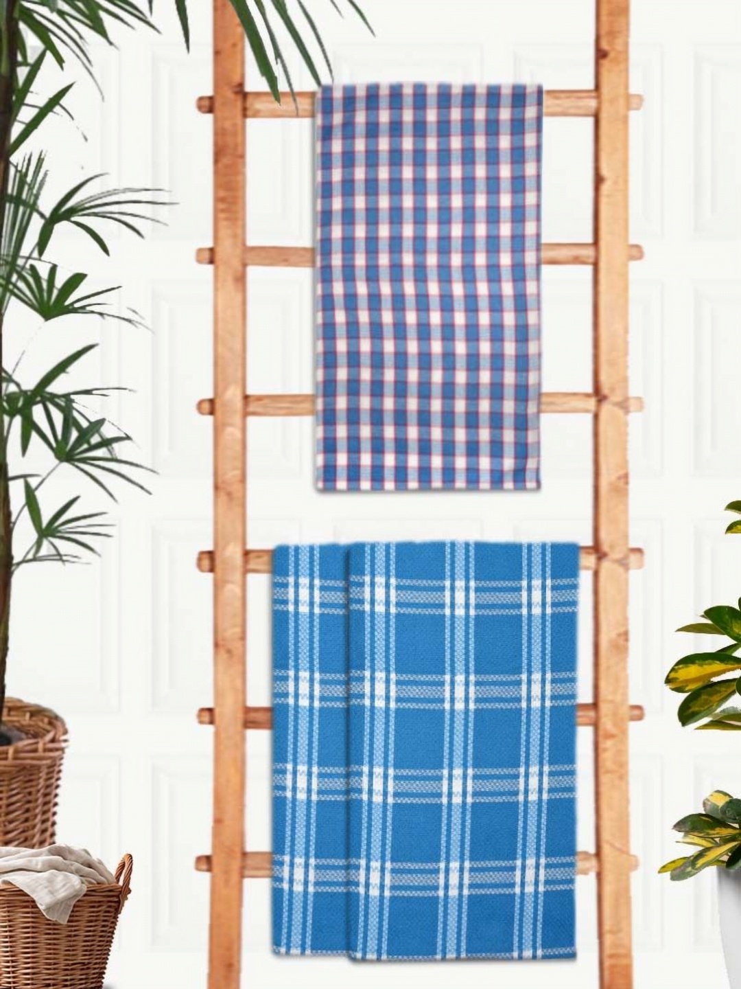 

Aura Blue & White 3 Pieces Printed Cotton 210 GSM Bath Towels