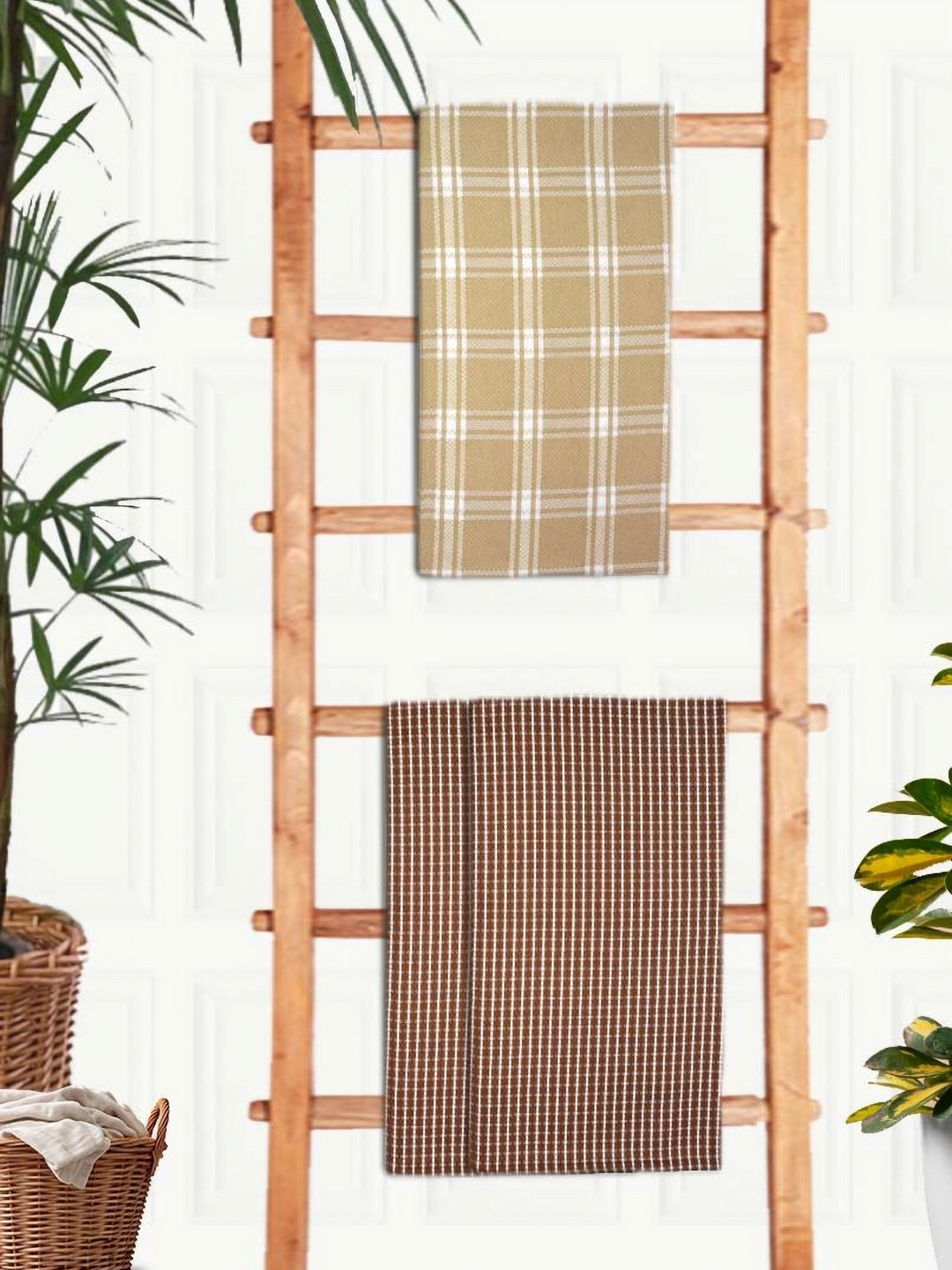 

Aura Yellow & Brown 3 Pieces Printed Cotton 210 GSM Bath Towel