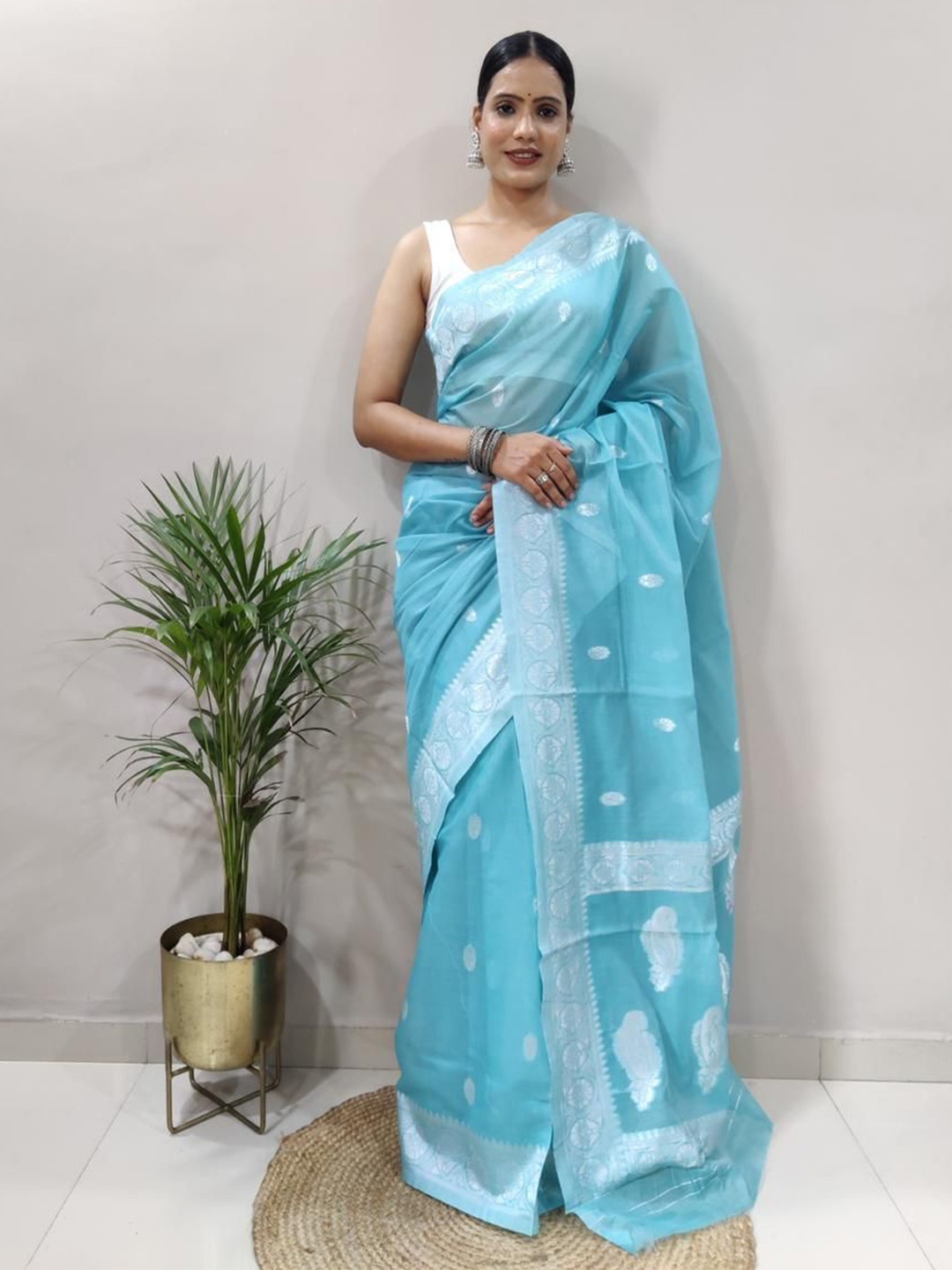 

QENY Woven Design Zari Art Silk Banarasi Saree, Blue