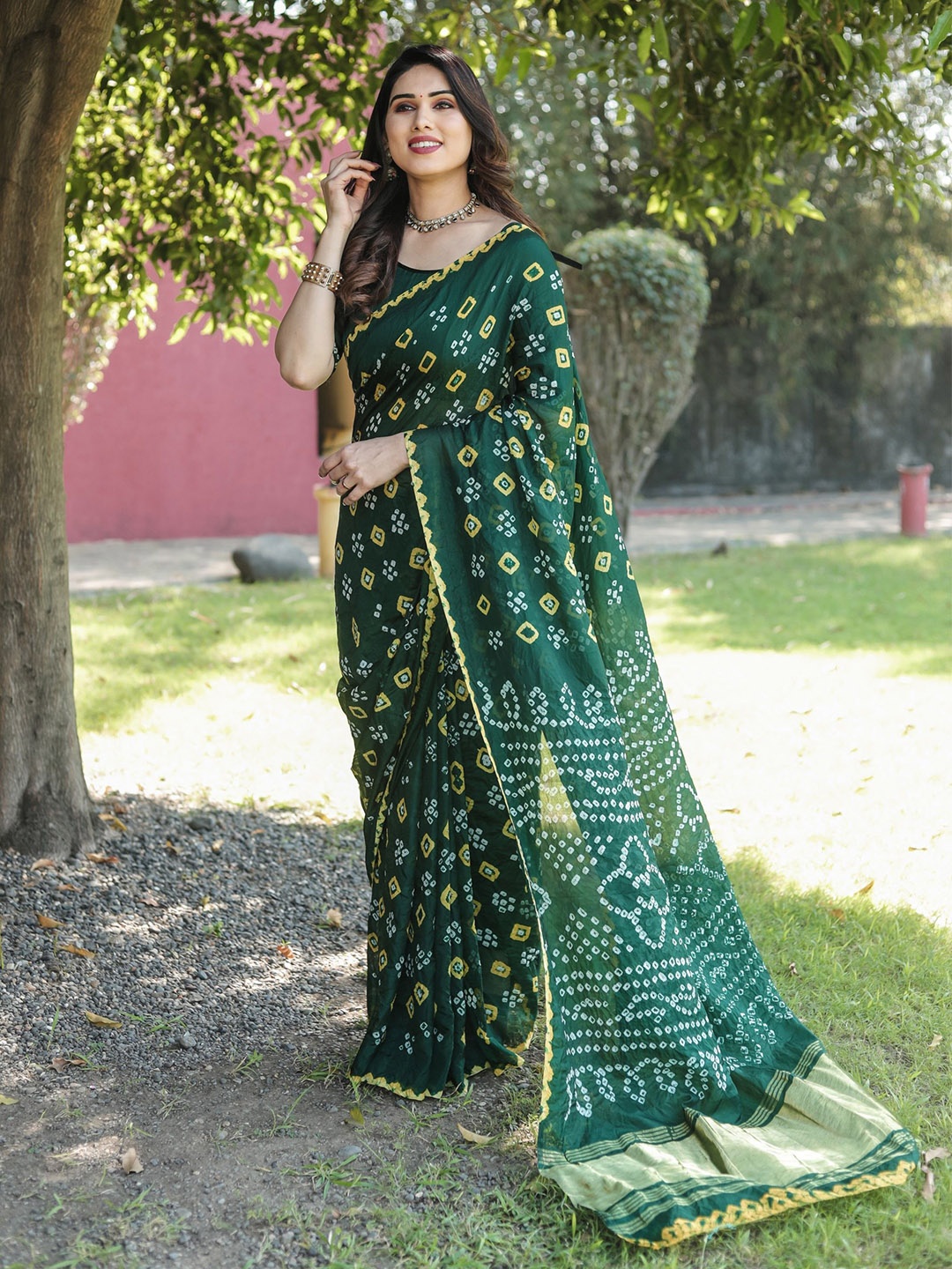 

Anaita Bandhani Pure Silk Bandhani Saree, Green
