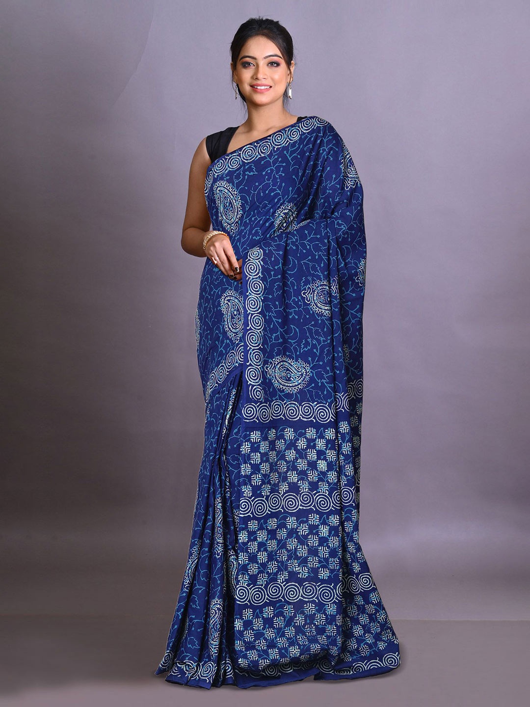 

Unnati Silks Ethnic Motifs Pure Cotton Handloom Block Print Saree, Navy blue