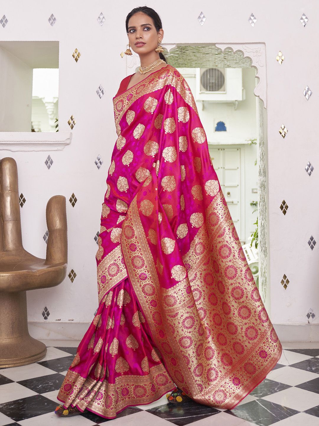 

Mitera Warli Zari Satin Banarasi Saree, Pink