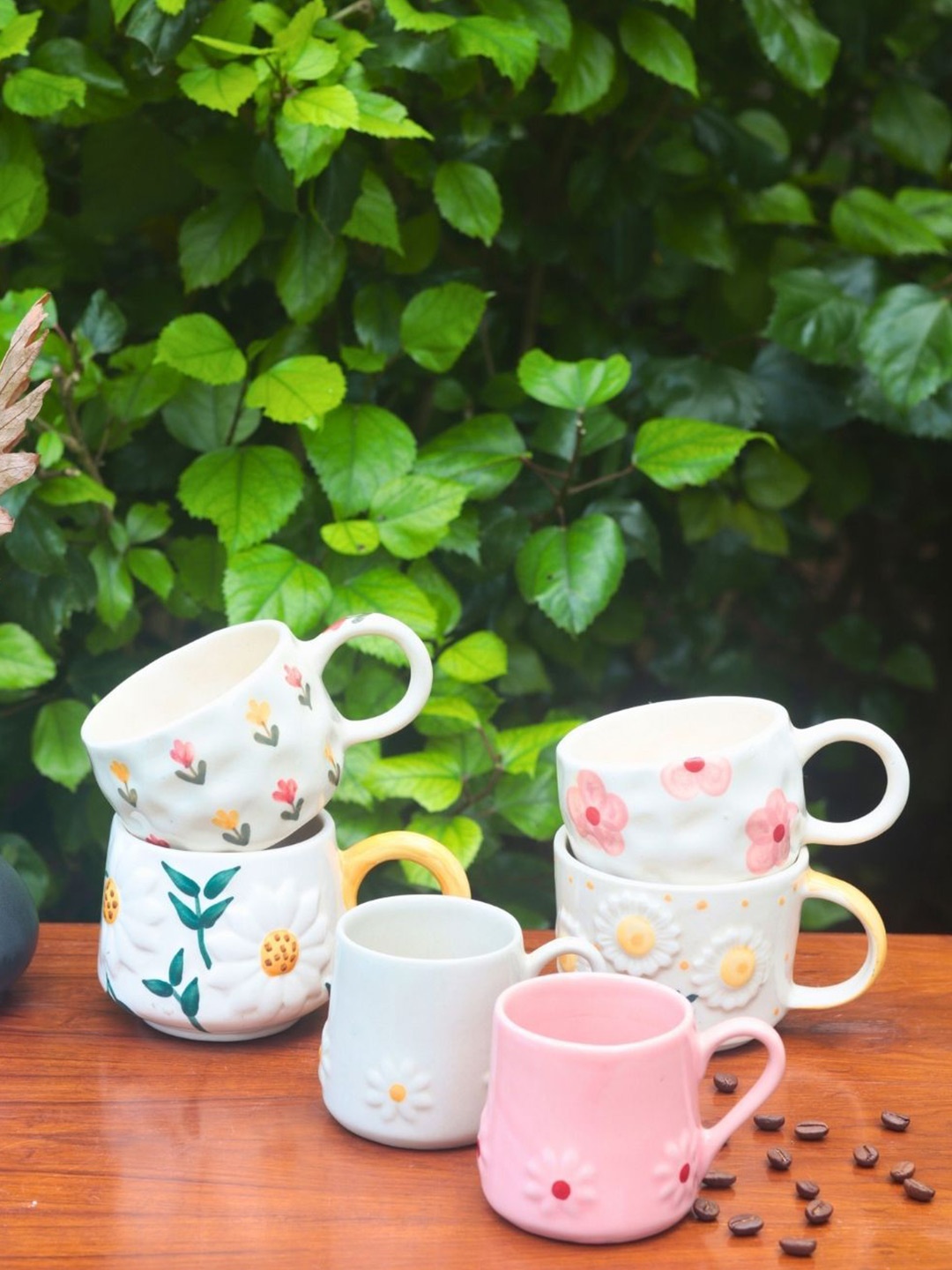 

WEAVING HOMES White & Pink 6 Pieces Floral Printed Ceramic Glossy Mugs