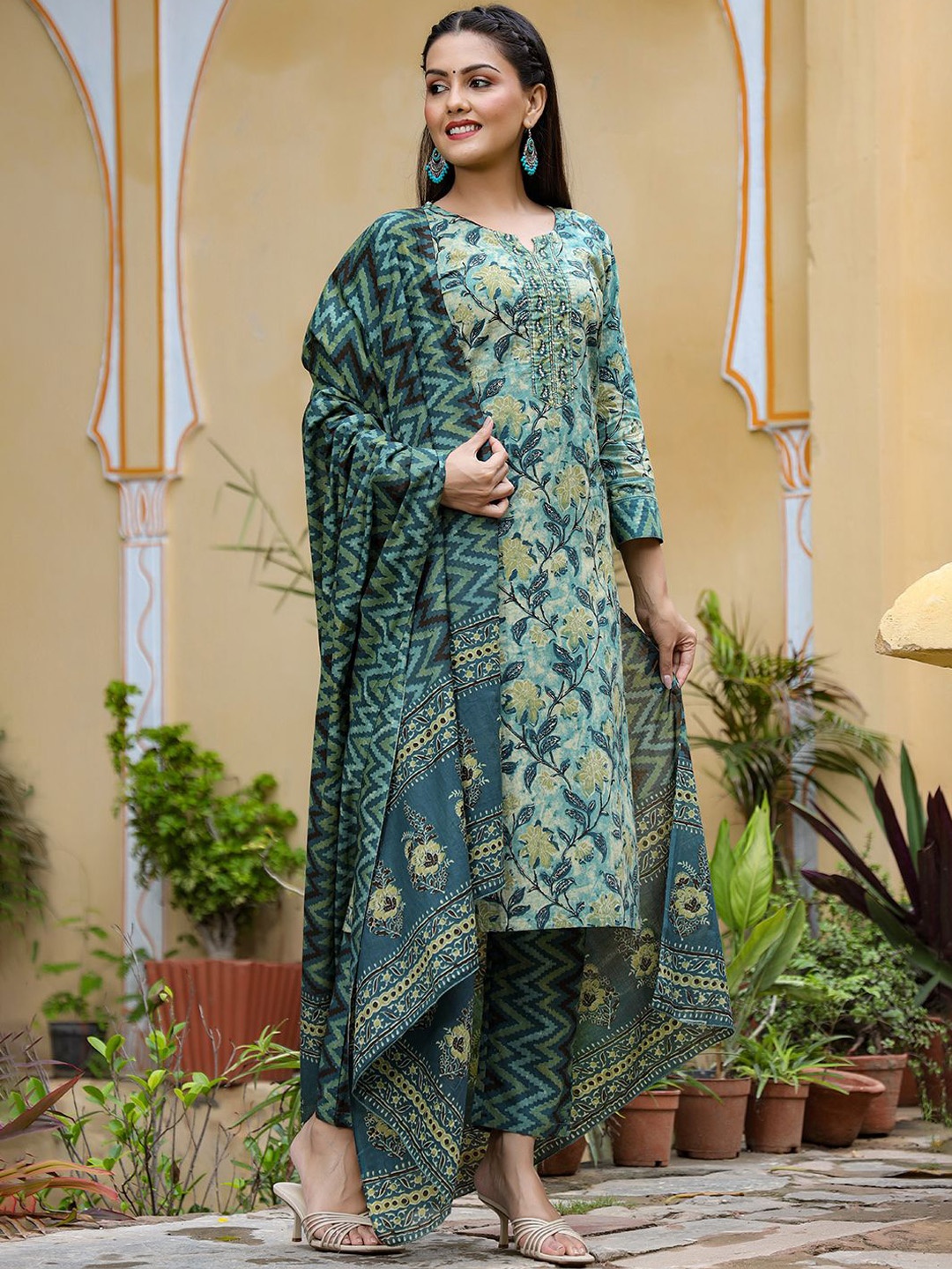 

Anouk Floral Printed Regular Straight Kurta with Trousers & Dupatta, Green