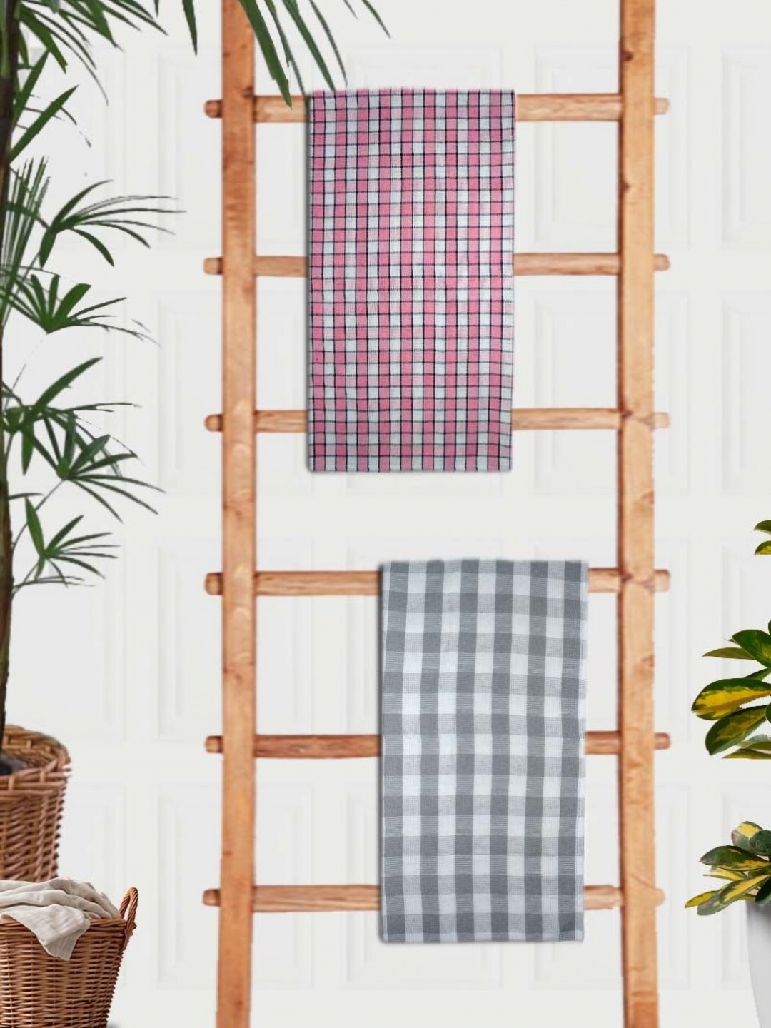 

Aura Premium Pink & White 2 Pieces Checked Cotton 210 GSM Bath Towel