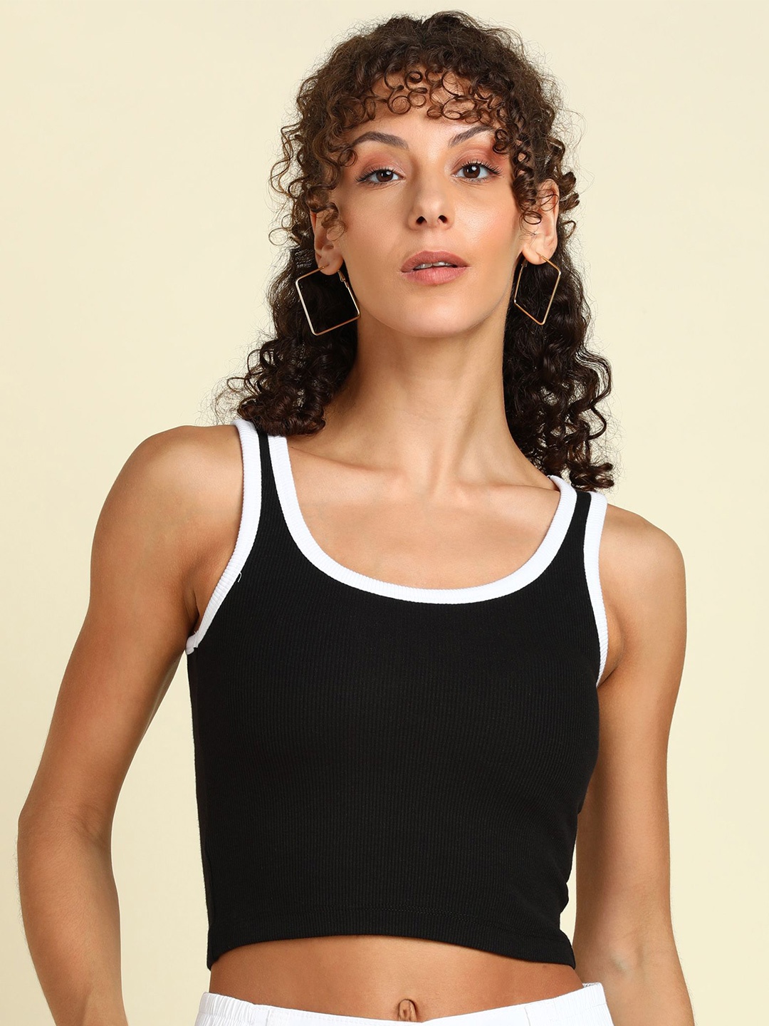 

SAFFE Solid Sleeveless Casual Fitted Top, Black