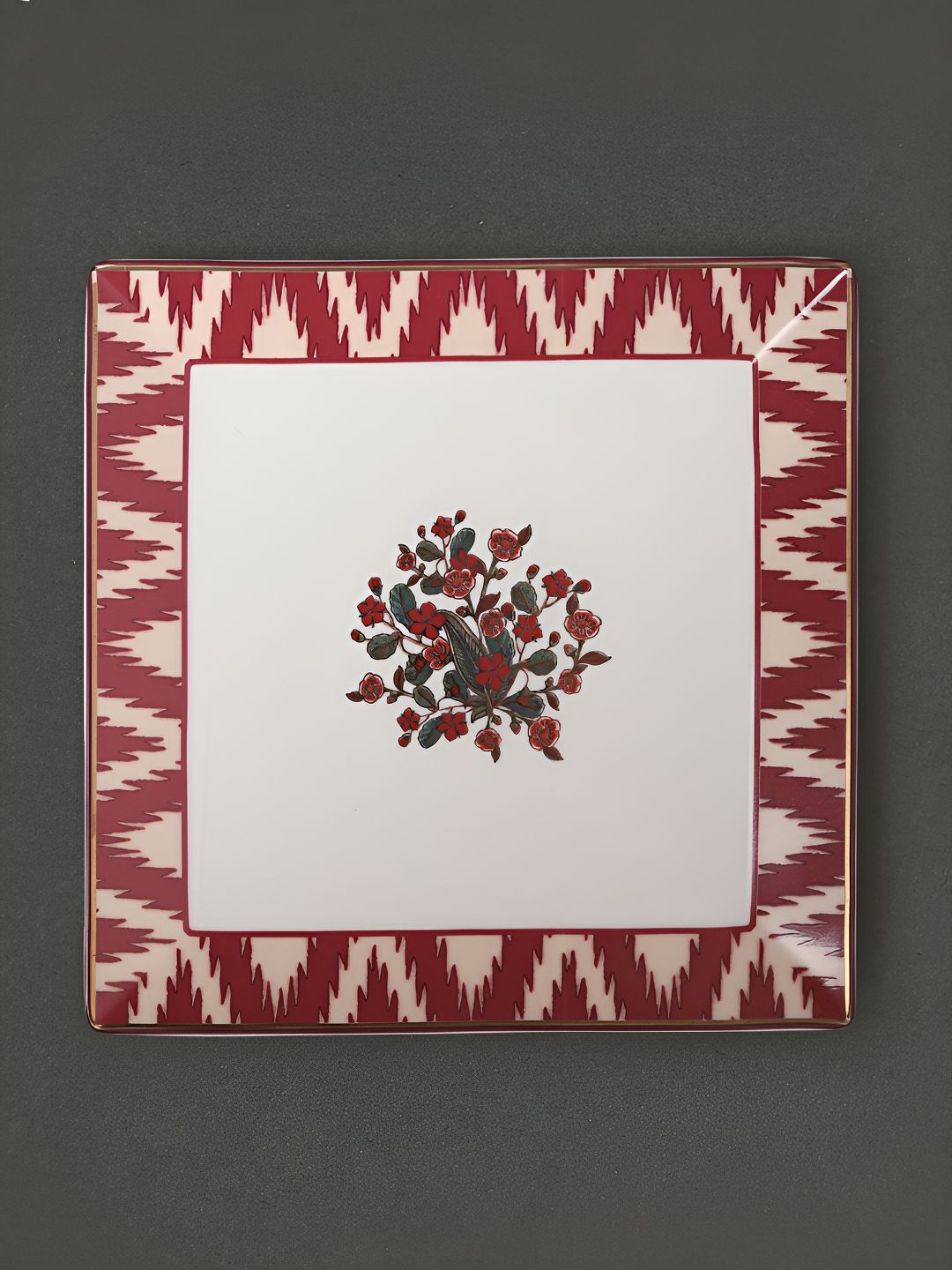 

Ritu Kumar White & Red Floral Printed Food Platter