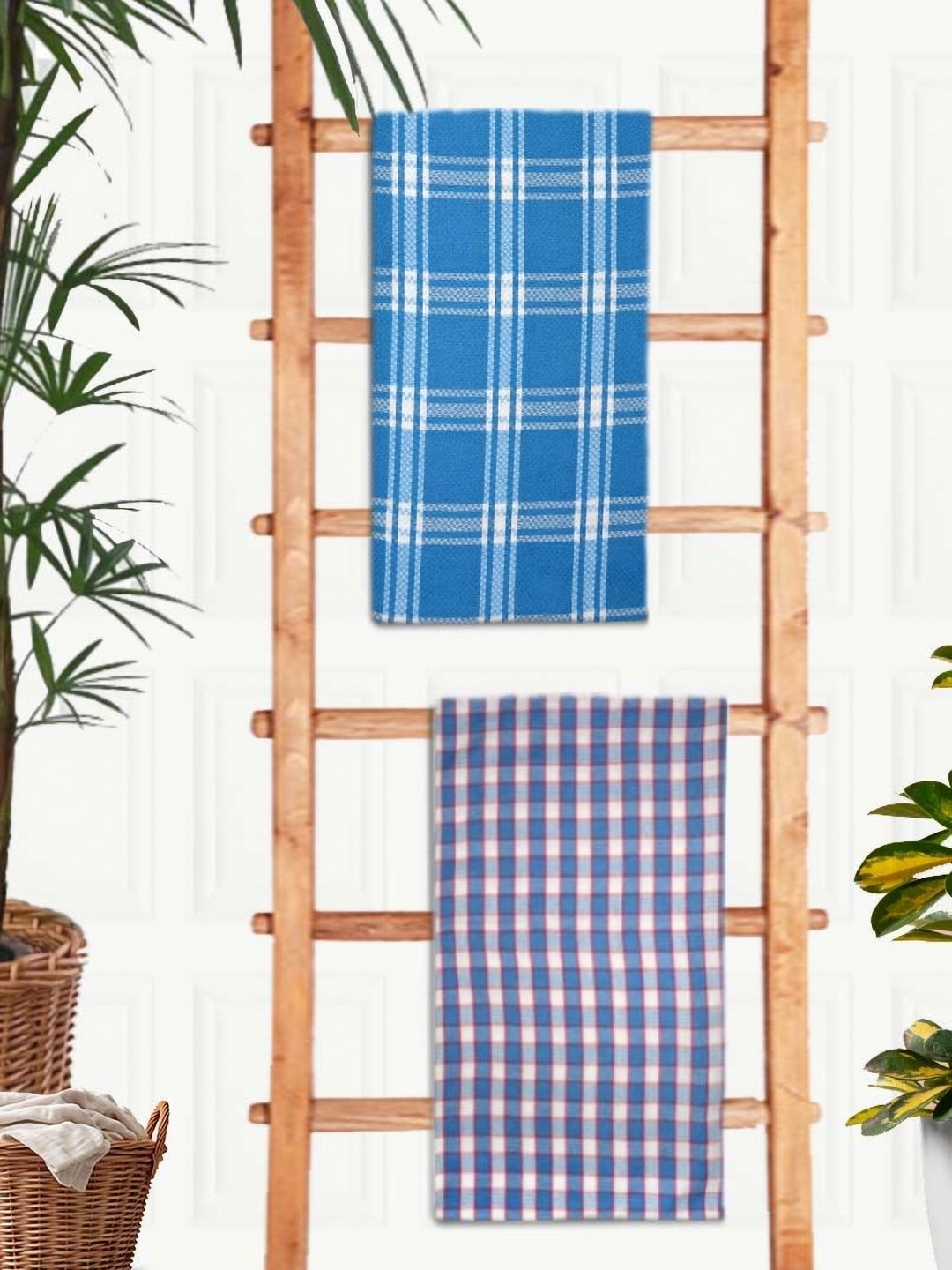 

Aura Blue & White 2 Pieces Printed Cotton 210 GSM Bath Towels