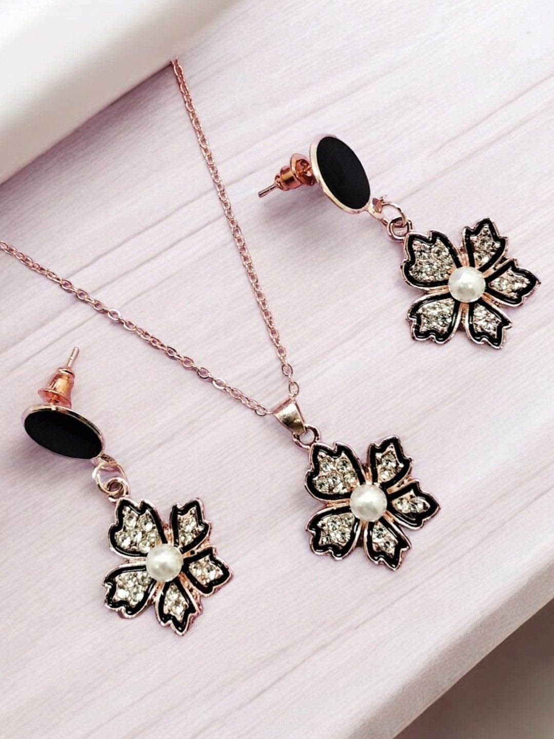 

9blings Gold-Plated Cubic Zirconia-Studded & Beaded Jewellery Set