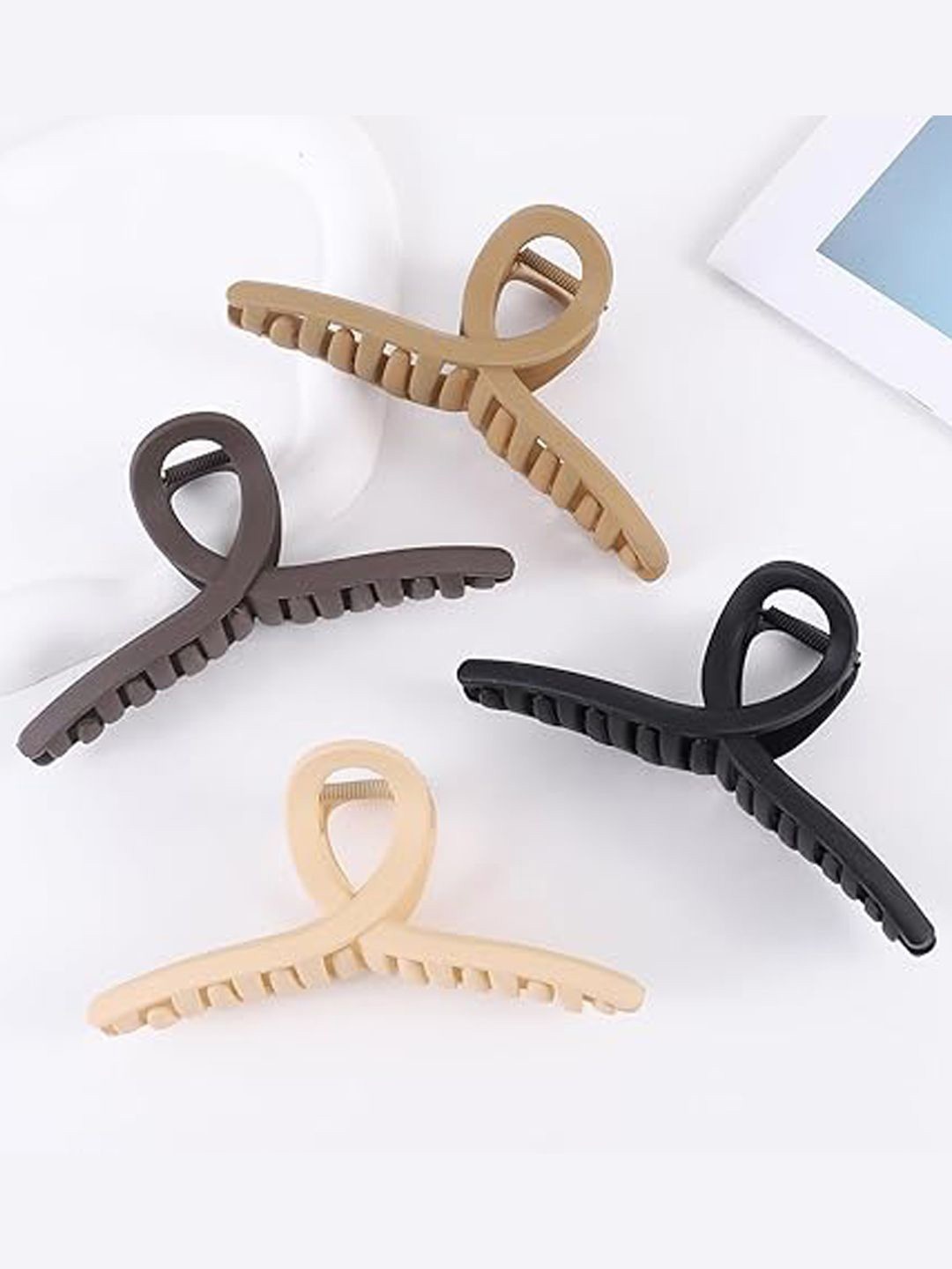 

Xivir Women Set Of 4 Claw Clips, Beige