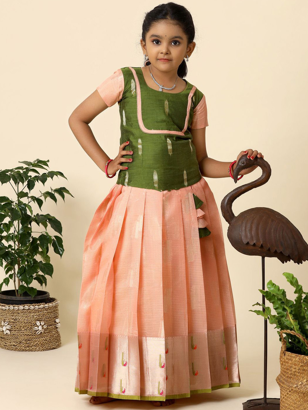 

SHIVANGI clothing Girls Lehenga Choli, Peach