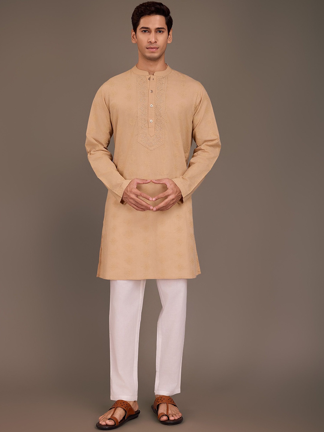 

House of Pataudi Ethnic Motifs Embroidered Chikankari Pure Cotton Kurta With Trousers, Beige