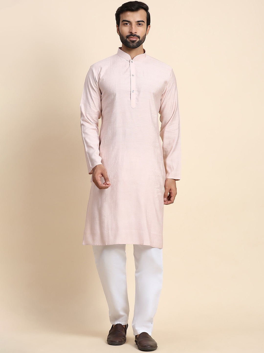 

Rawayi Men Flared Sleeves Thread Work Kurta, Pink