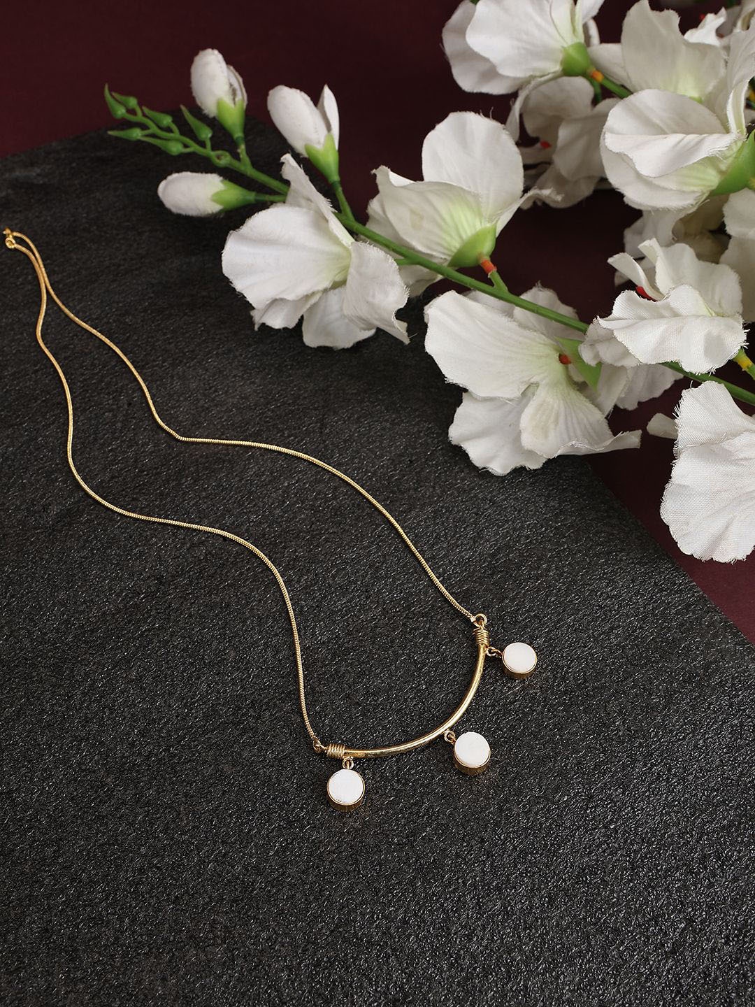 

MODE MANIA Gold-Plated Stone Studded Chain