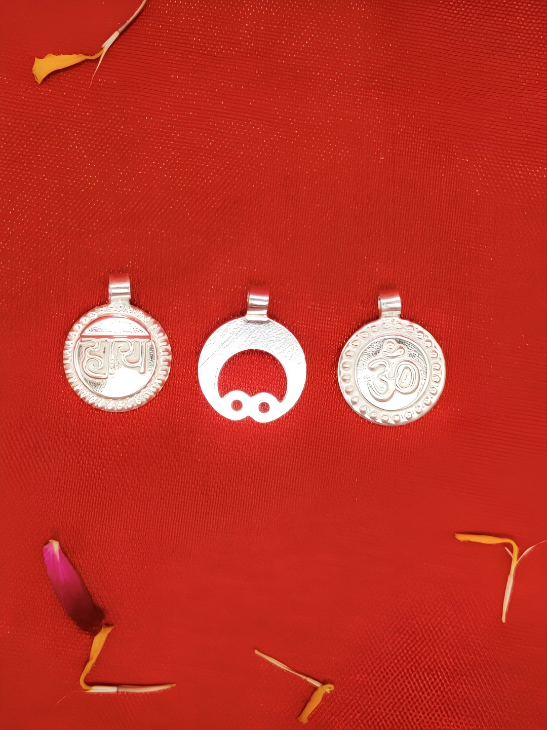 

DOKCHAN Silver-Toned 3 Pieces Pure Silver Pendant