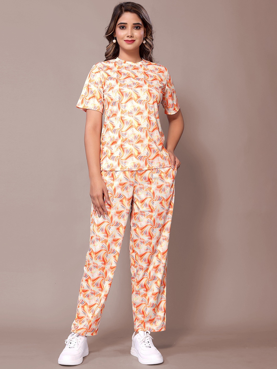 

Rujave Printed Round Sleeves T-Shirt With Trousers Co-Ords, Orange