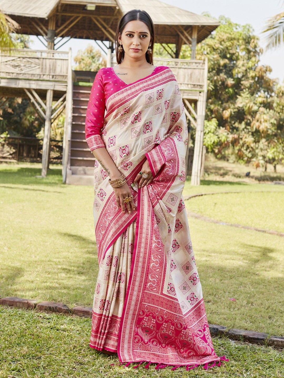 

Anaita Ethnic Motifs Zari Pure Silk Kanjeevaram Saree, Cream