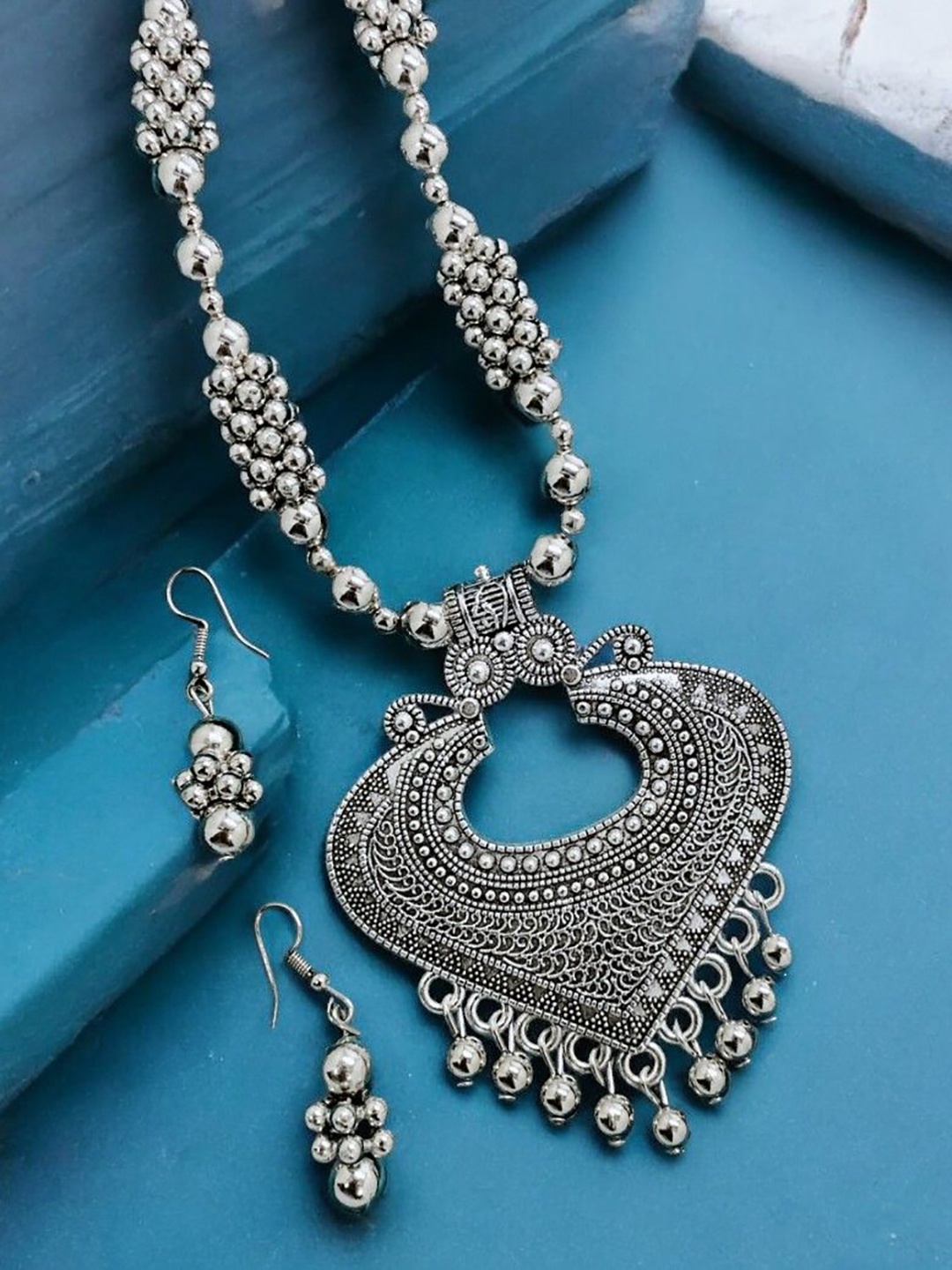 

9blings Silver-Plated Oxidised Beaded Jewellery Set
