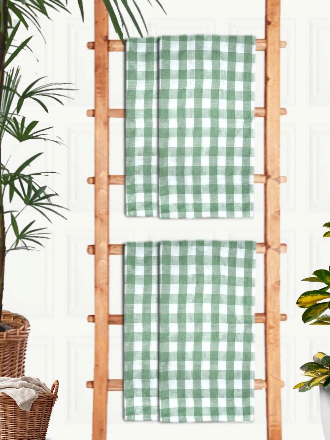 

Aura Green & White 4 Pieces Printed Cotton 210 GSM Bath Towel