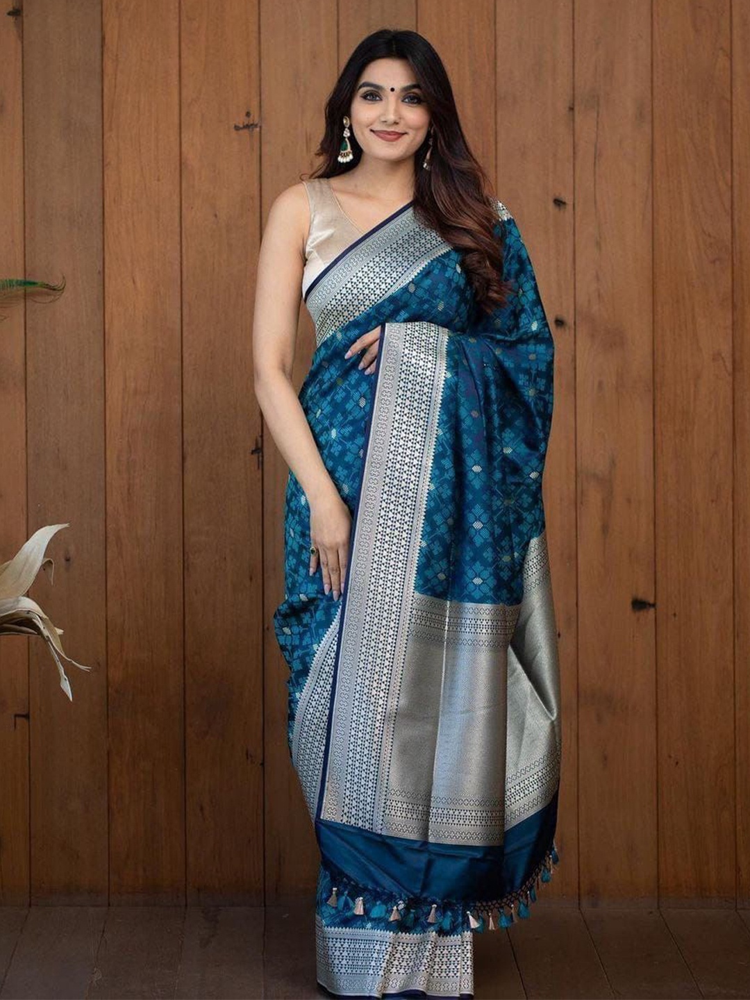 

QENY Woven Design Zari Pure Silk Banarasi Saree, Blue