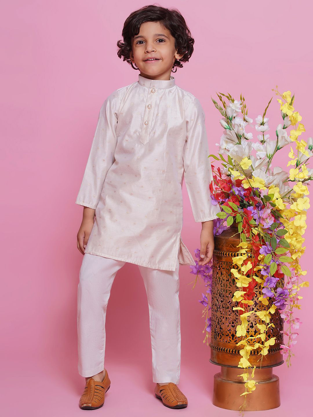 

Little Bansi Boys Floral Printed Pure Silk Kurta with Pyjamas, Cream